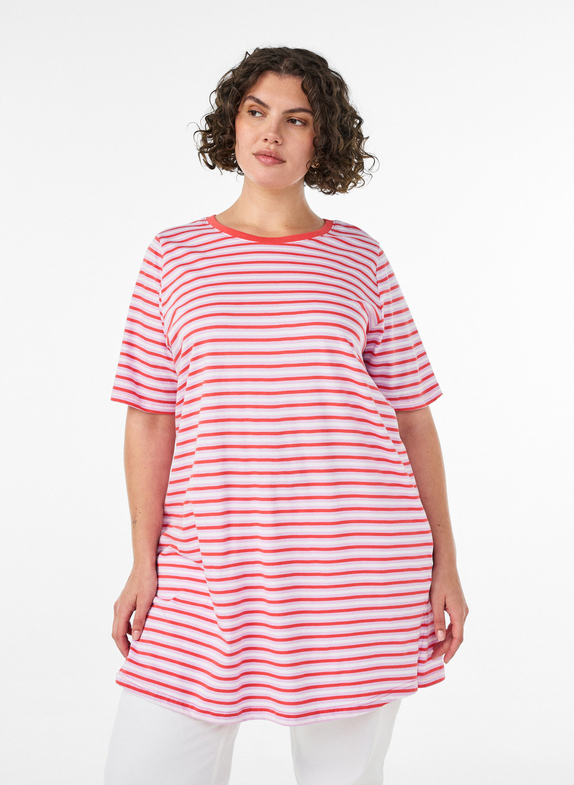 ZizziLanges oversized T-Shirt aus Bio-Baumwolle mit Streifen, Lila, Model image number 0