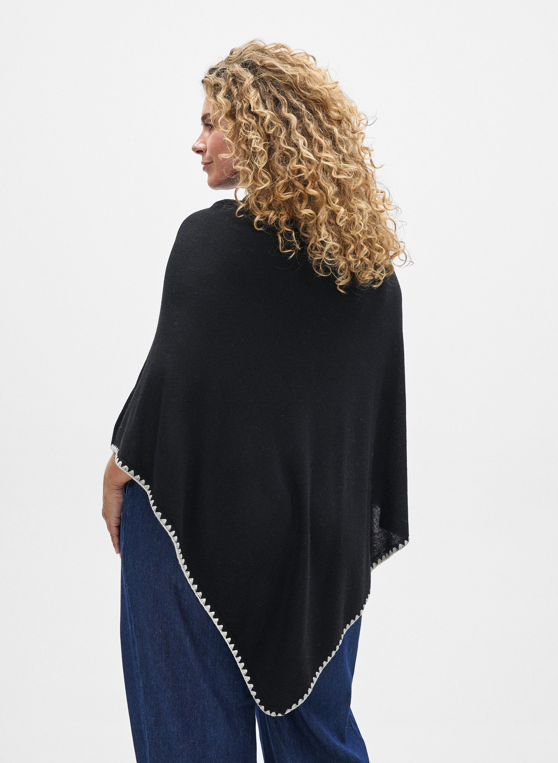 ZizziFeinstrickponcho., Schwarz, Model image number 2