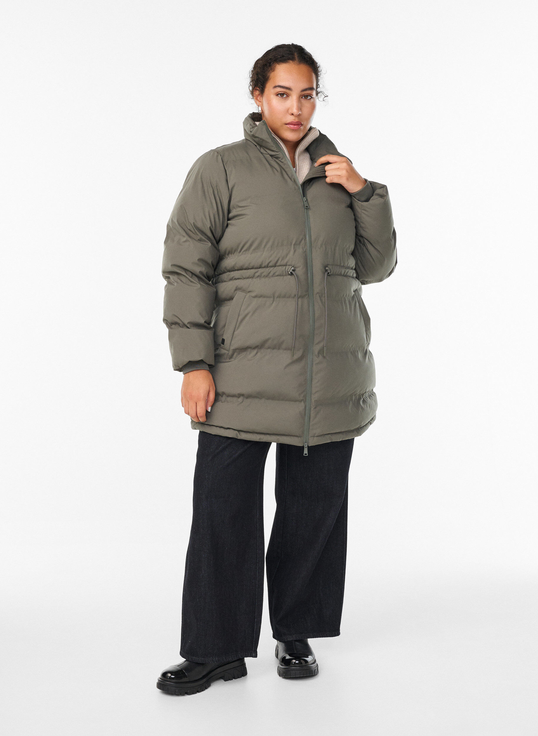ZizziMittellange Pufferjacke mit verstellbarer Taille, Grau, Model image number 1