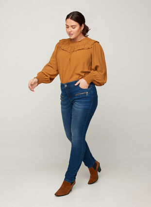 Sanna Jeans mit Reißverschlussdetails, Blue denim, Model image number 2