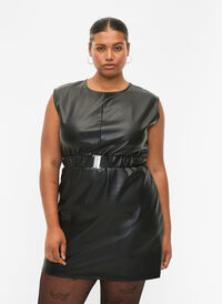 Kurzes Kleid im Lederlook, Black, Model