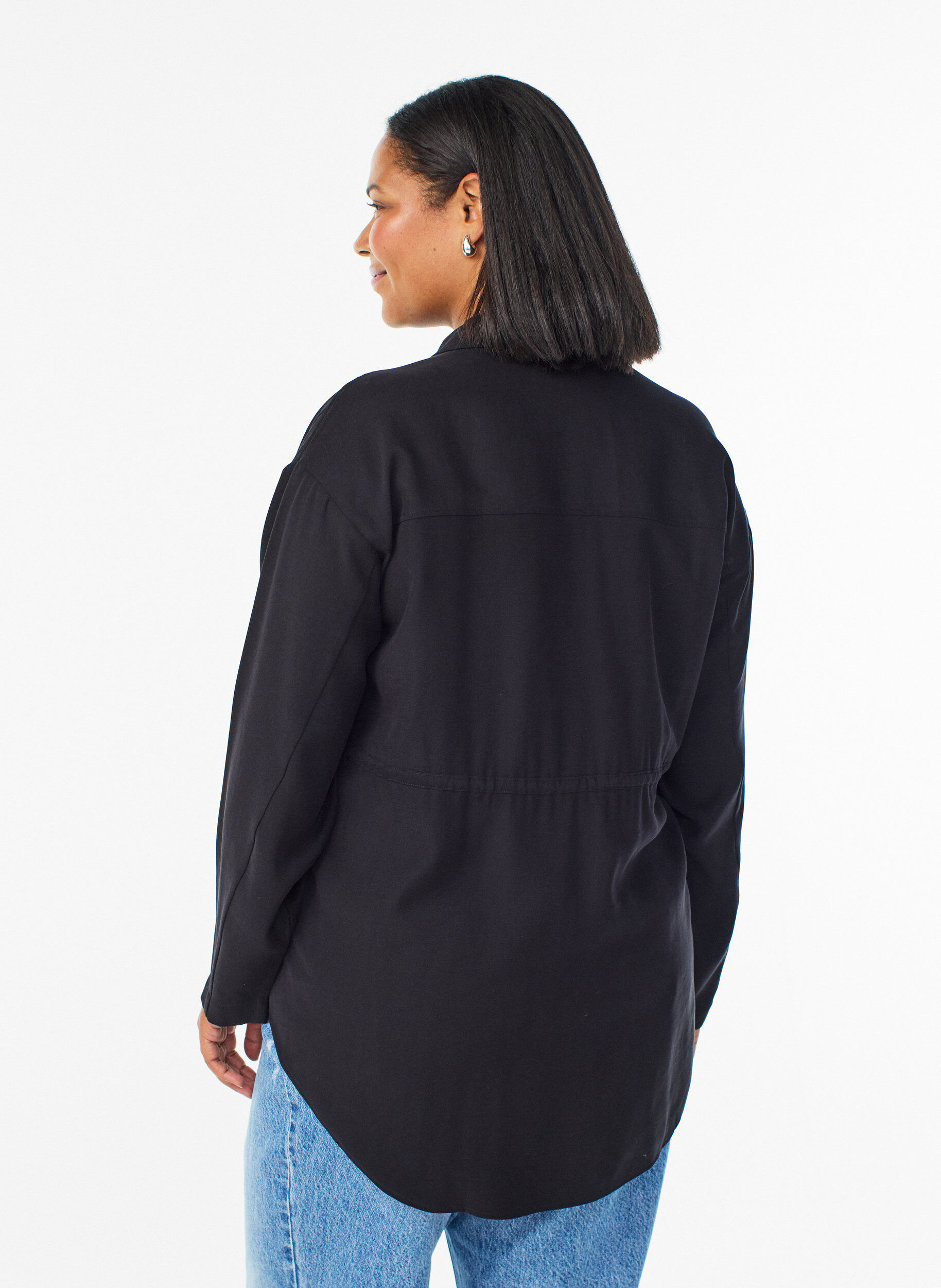 ZizziTunika mit Brusttaschen und verstellbarer Taille, Schwarz, Model image number 2