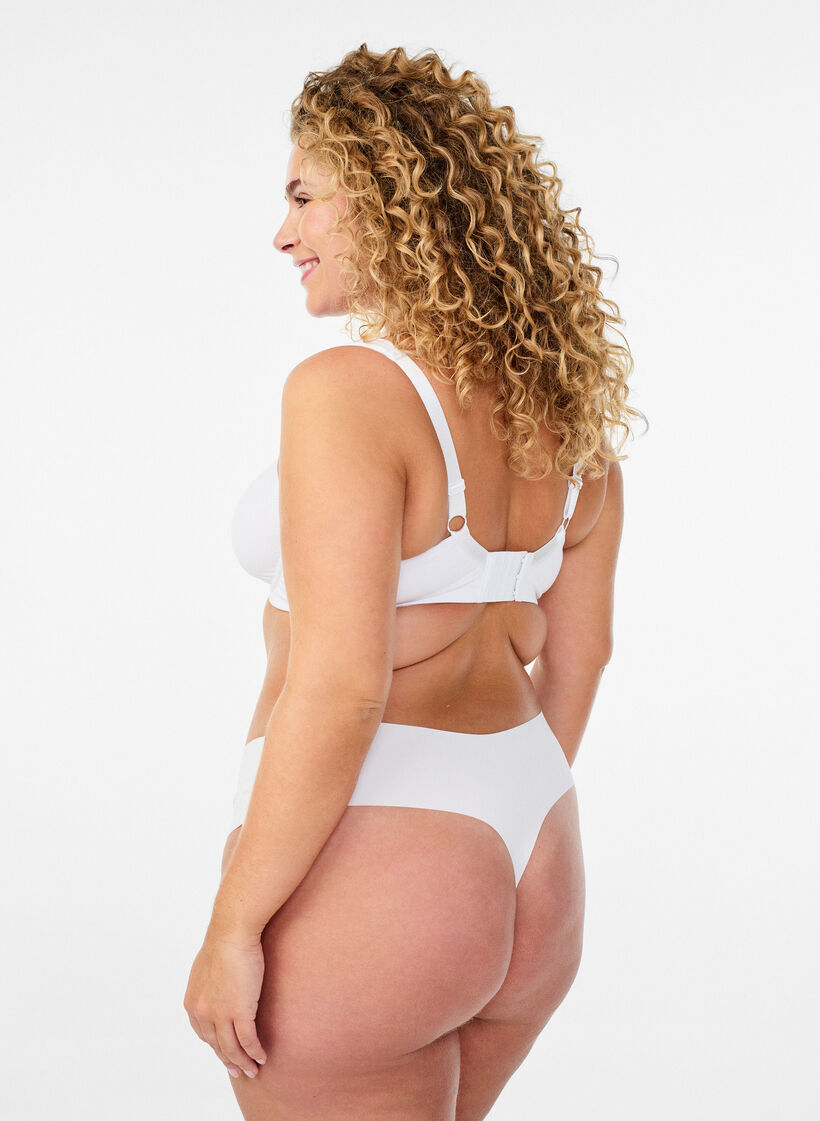 Komfort-BH mit B&uuml;gel und vorgeformten Cups, Wei&szlig;, Model image number 2