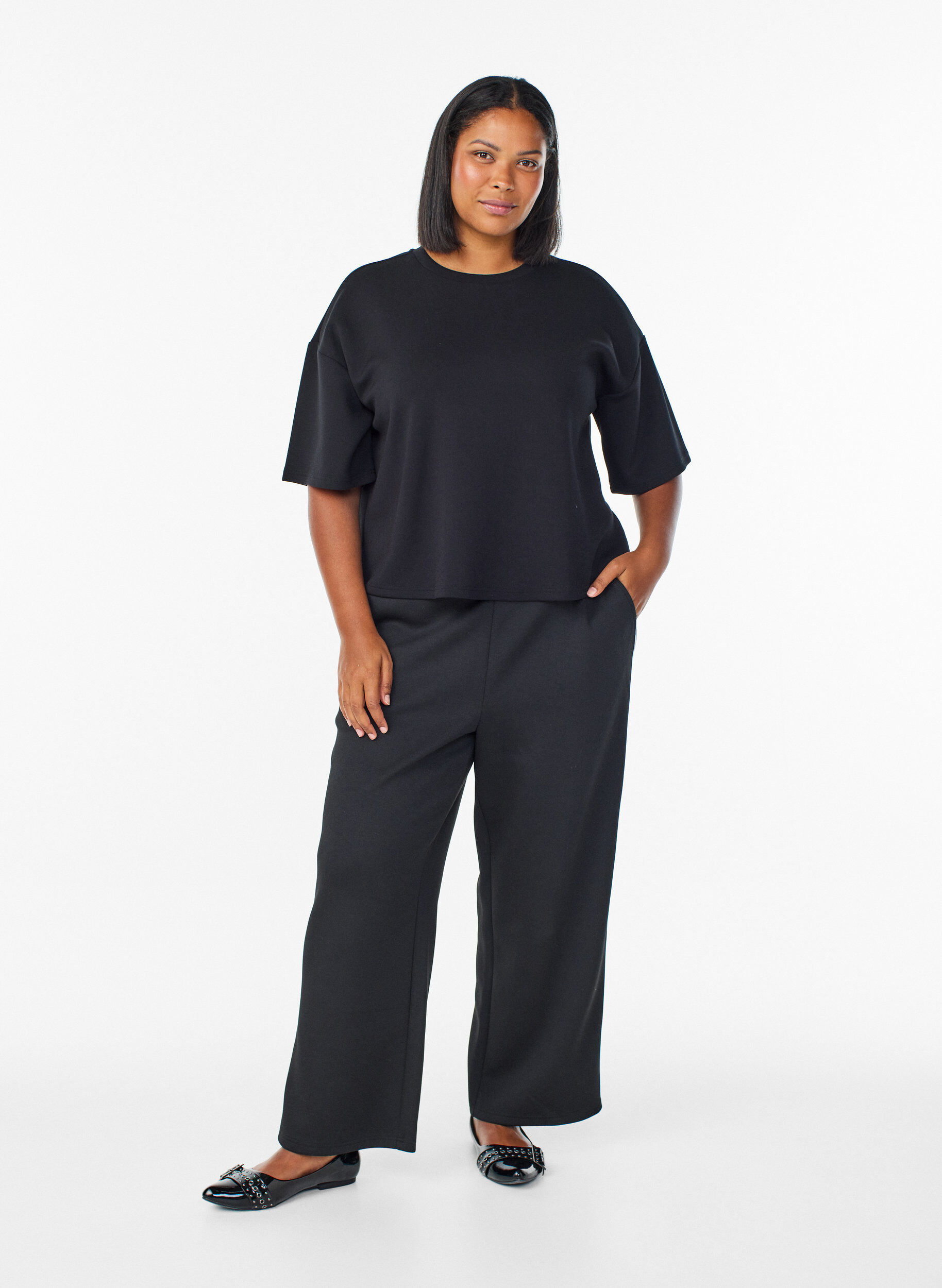 ZizziKurzes Loose-Fit T-Shirt aus Modal-Mix, Schwarz, Model image number 1