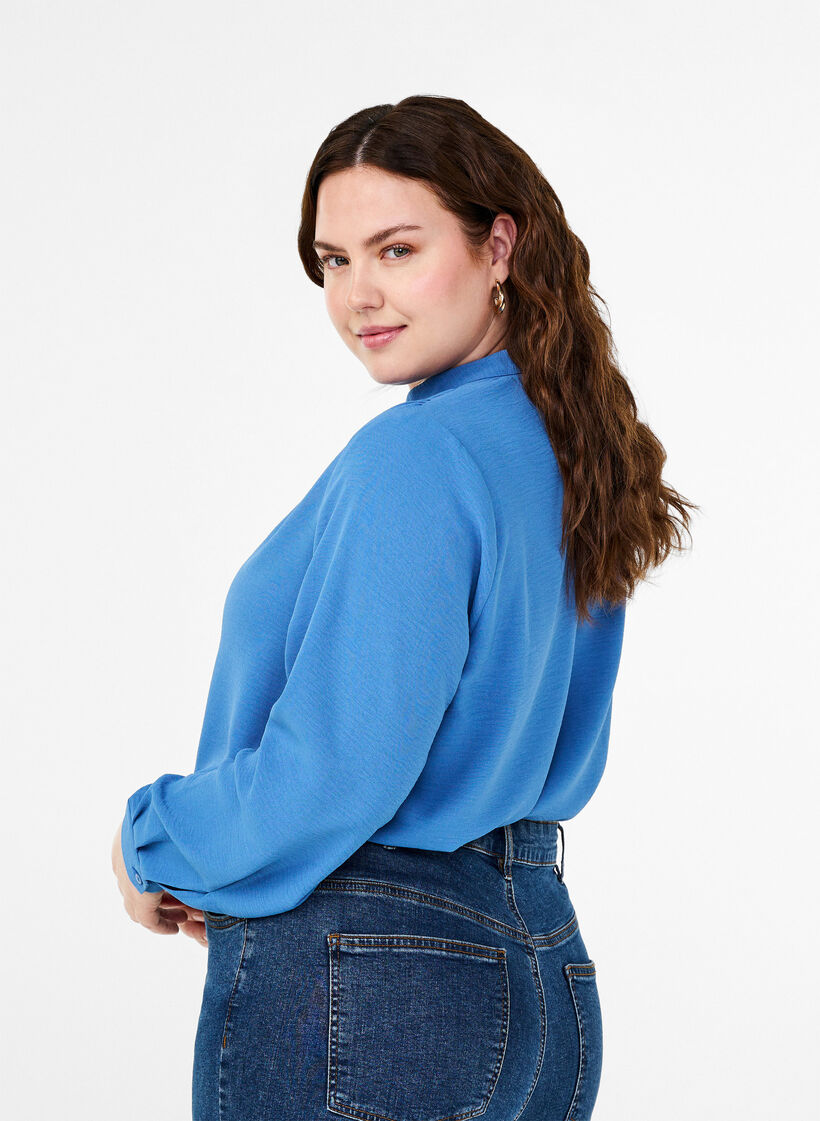 Langärmelige Hemdbluse mit V-Ausschnitt, Riverside, Model image number 1