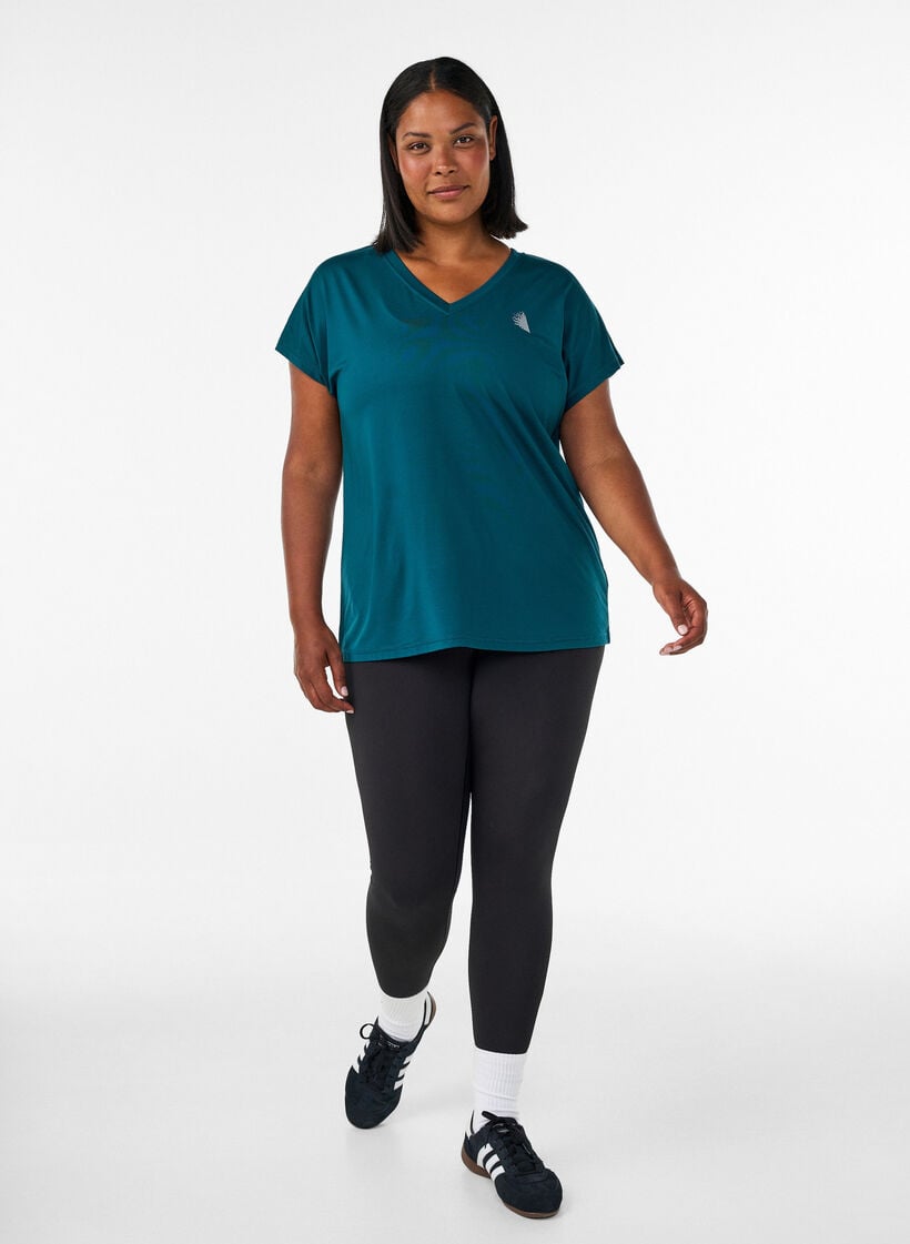 Lockeres Trainings-T-Shirt mit V-Ausschnitt, Gr&uuml;n, Model image number 1