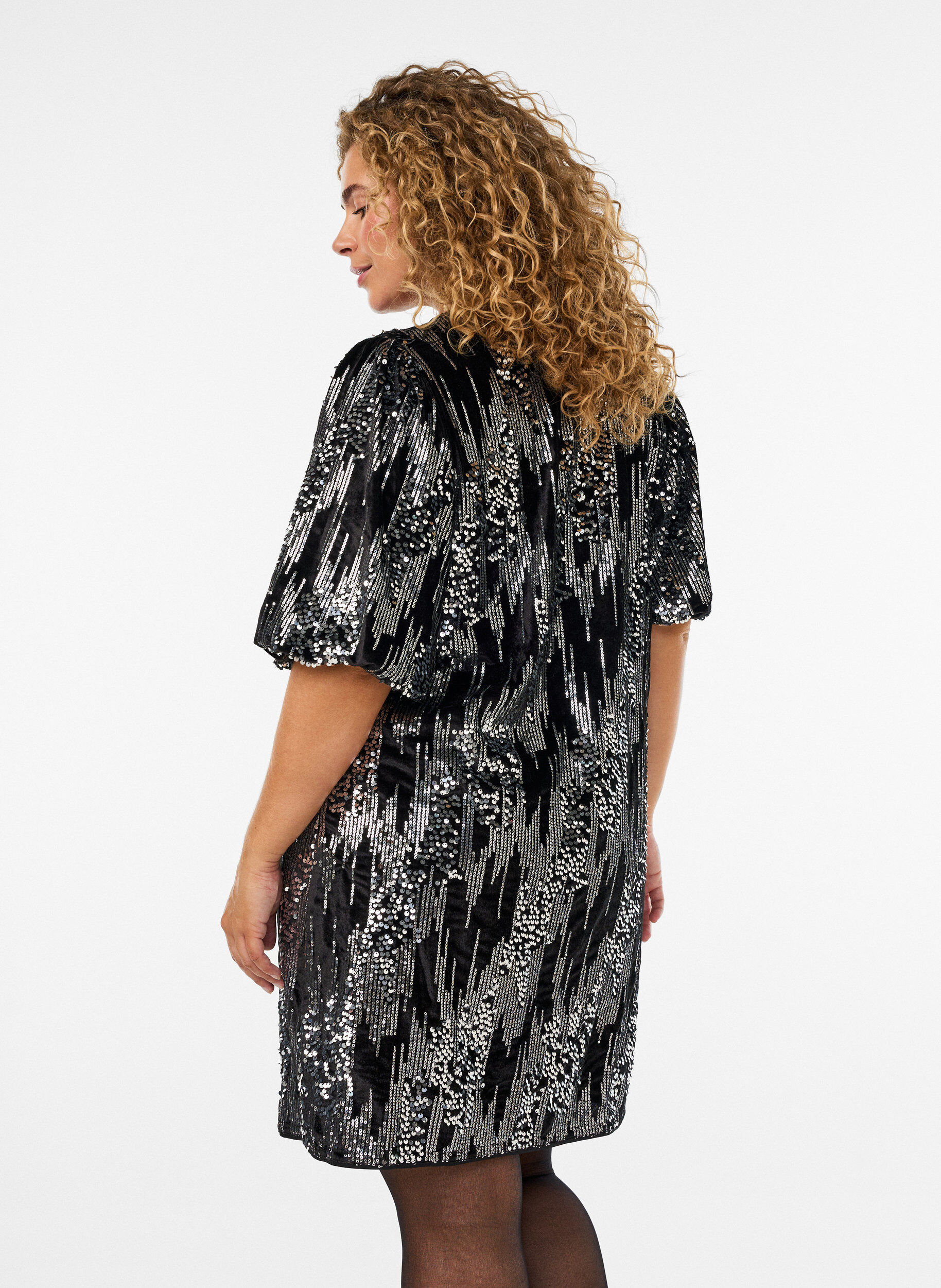 ZizziKurzes Kleid mit Pailletten und Ballon&auml;rmeln, Schwarz, Model image number 1