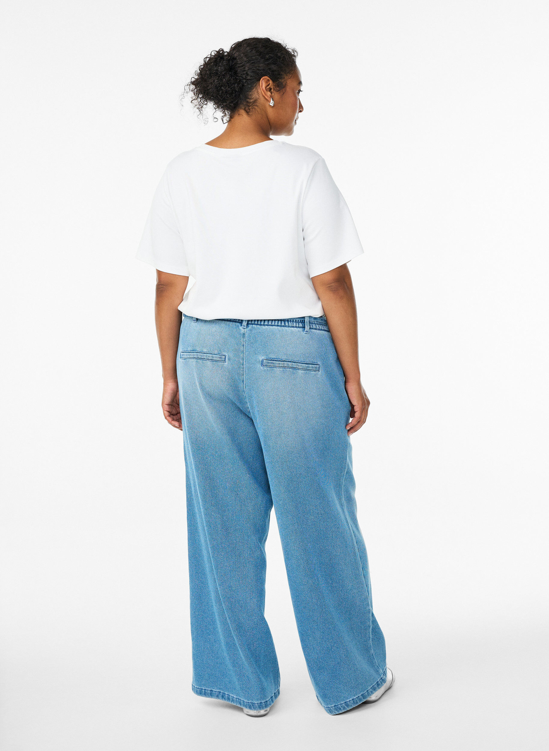 ZizziJeans mit lockerer Passform, elastischem Bund und Tunnelzug, Blau, Model image number 1