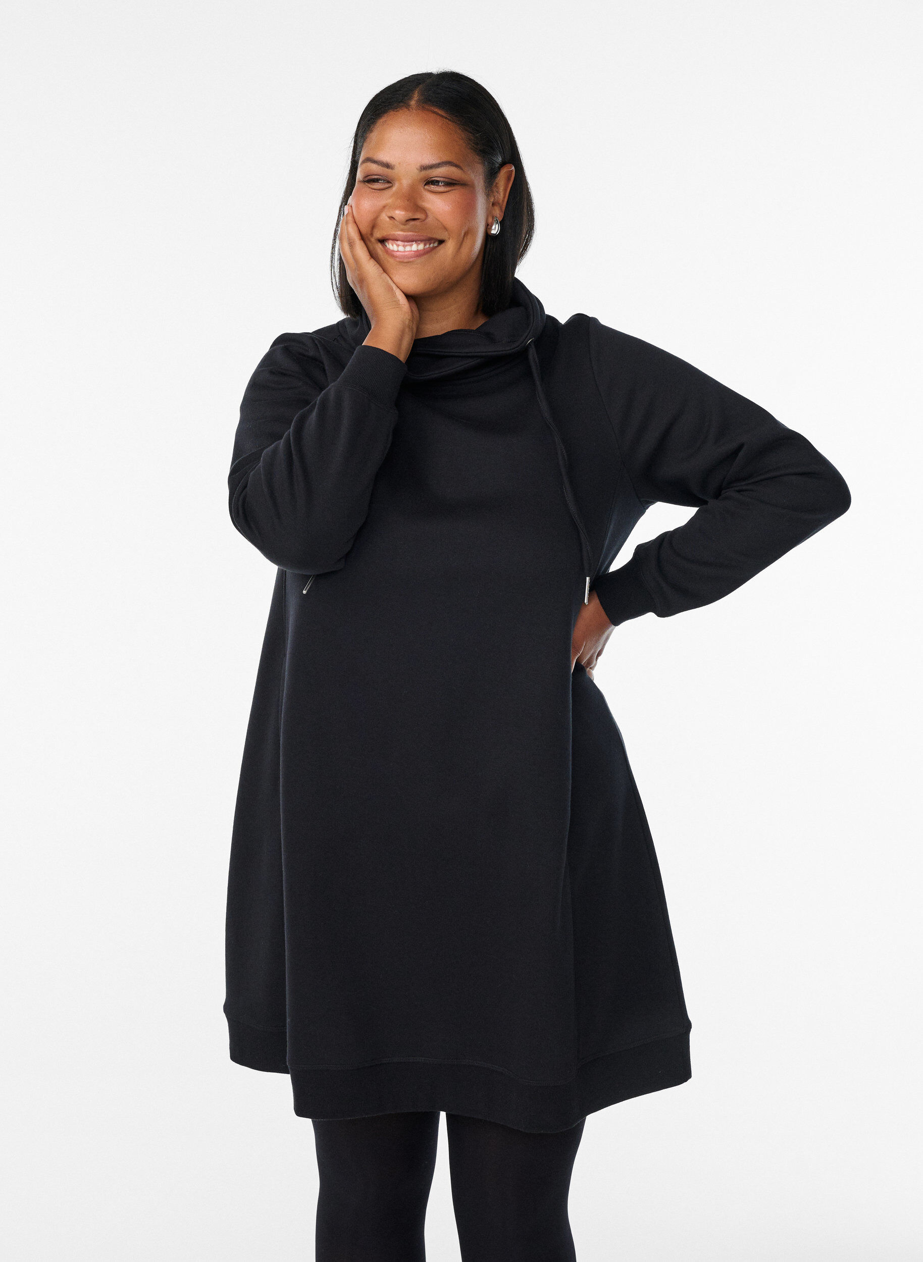ZizziKurzes Sweatshirtkleid mit Stehkragen und Taschen, Schwarz, Model image number 0