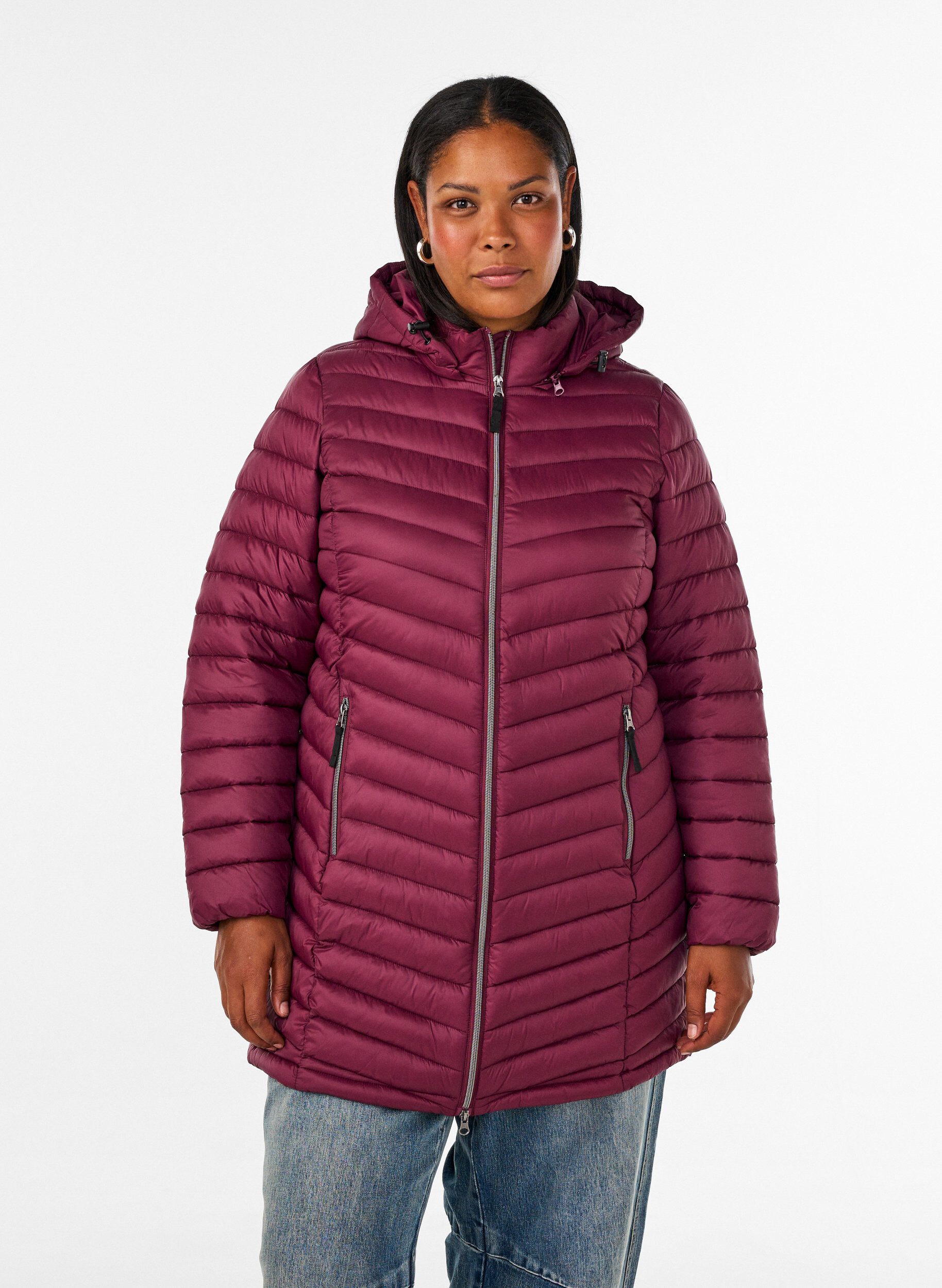 Leichte Jacke mit Taschen und abnehmbarer Kapuze, Rot, Model