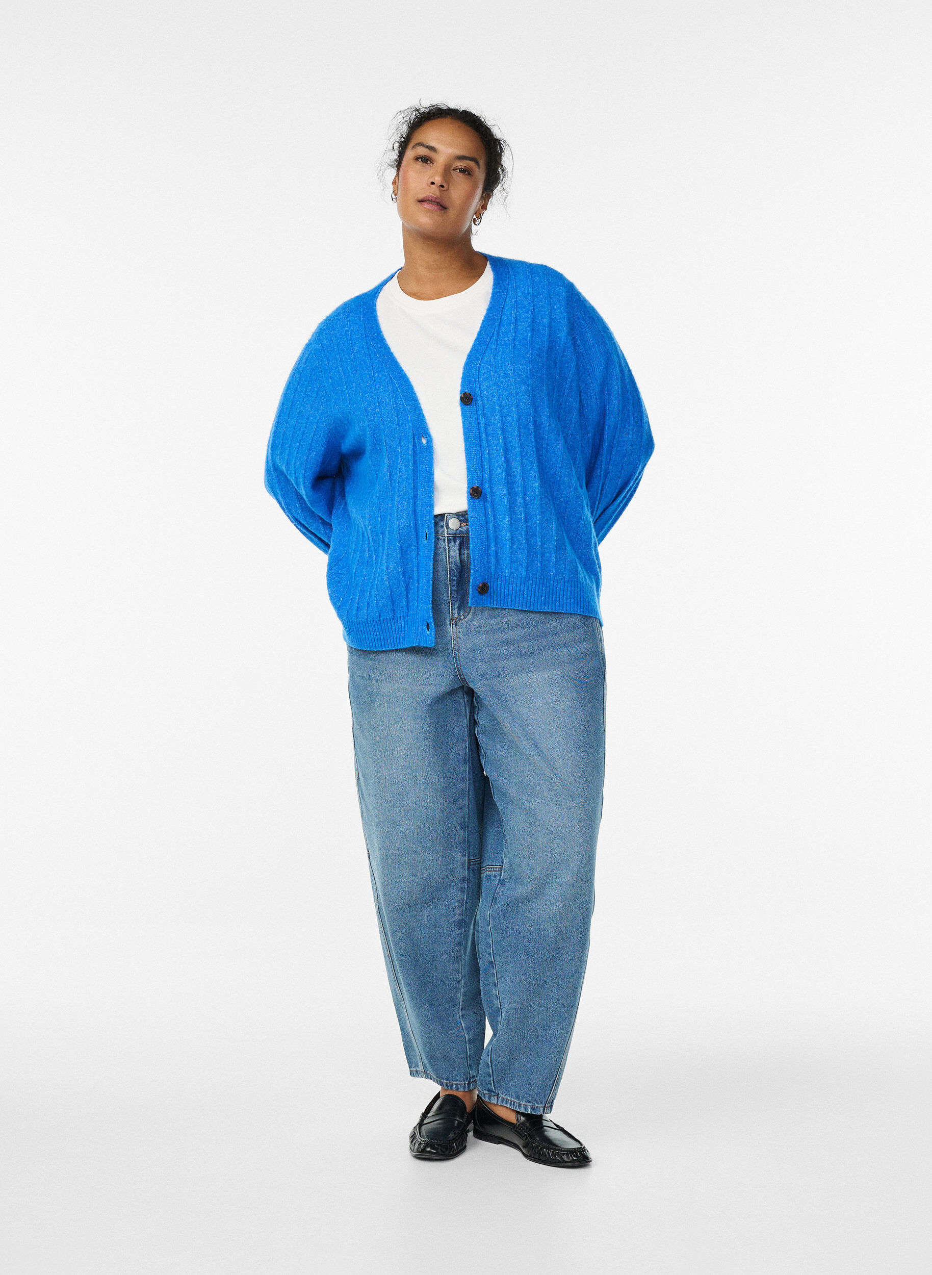 ZizziStrickjacke mit Rippstruktur und Ballon&auml;rmeln, Blau, Model image number 1