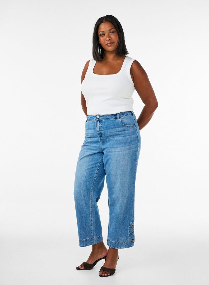 Kurze Kiana Jeans mit gerader Passform und Knopfdetails, Blau, Model image number 0