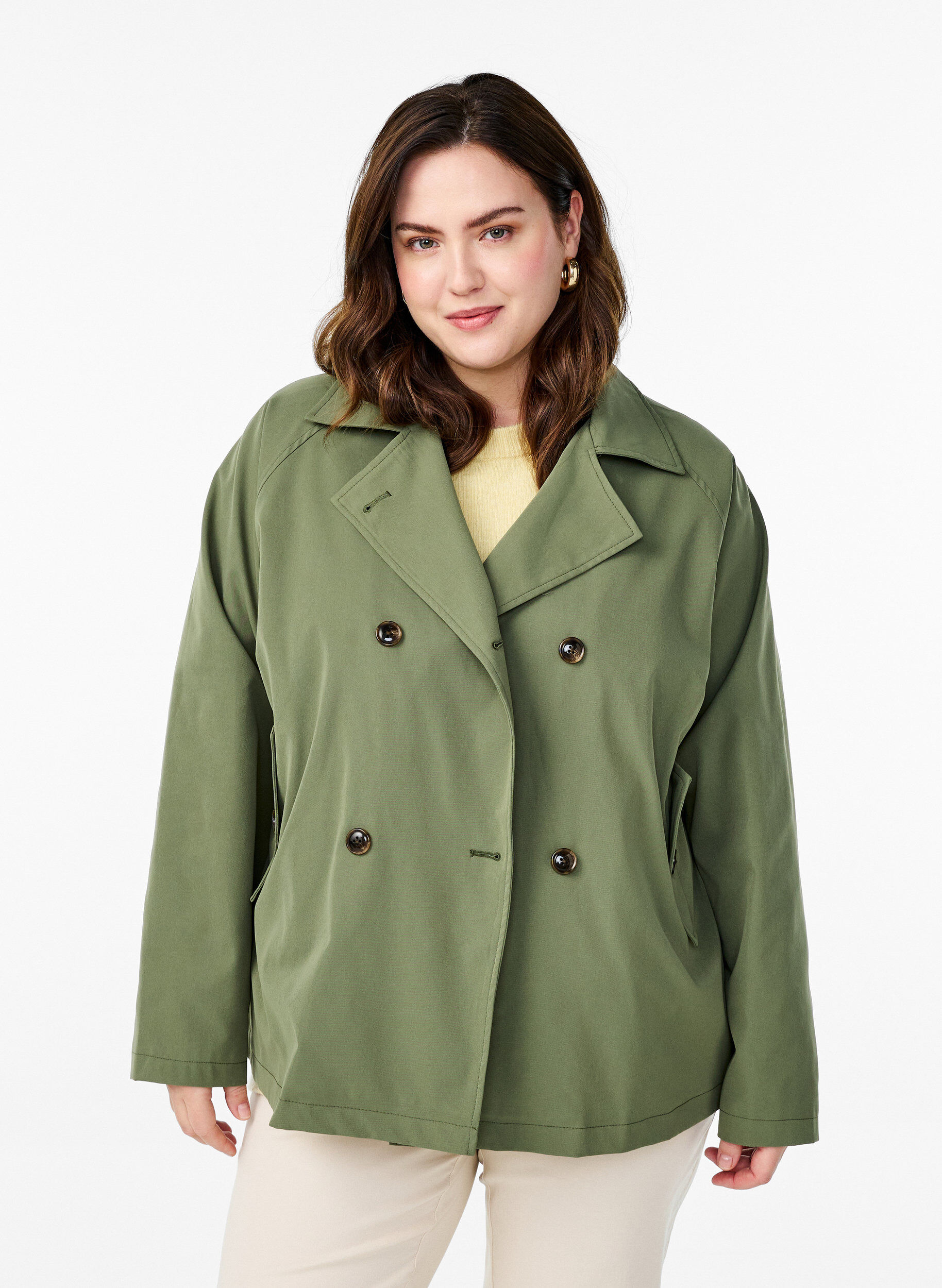 Kurzer Trenchcoat mit Taschen, Gr&uuml;n, Model
