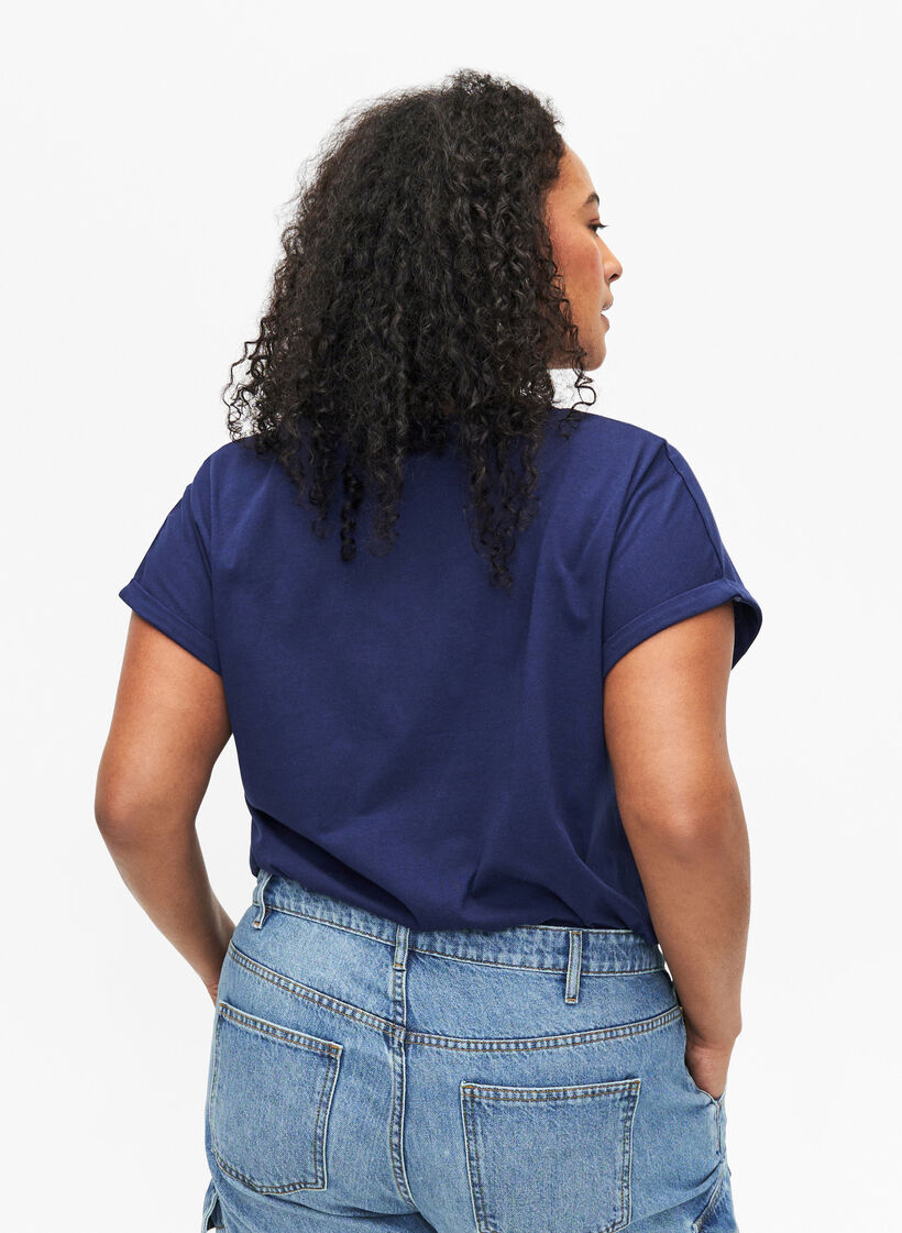 T-Shirt aus Bio-Baumwolle mit Golddruck, Med.Blue Gold Flower, Model image number 1