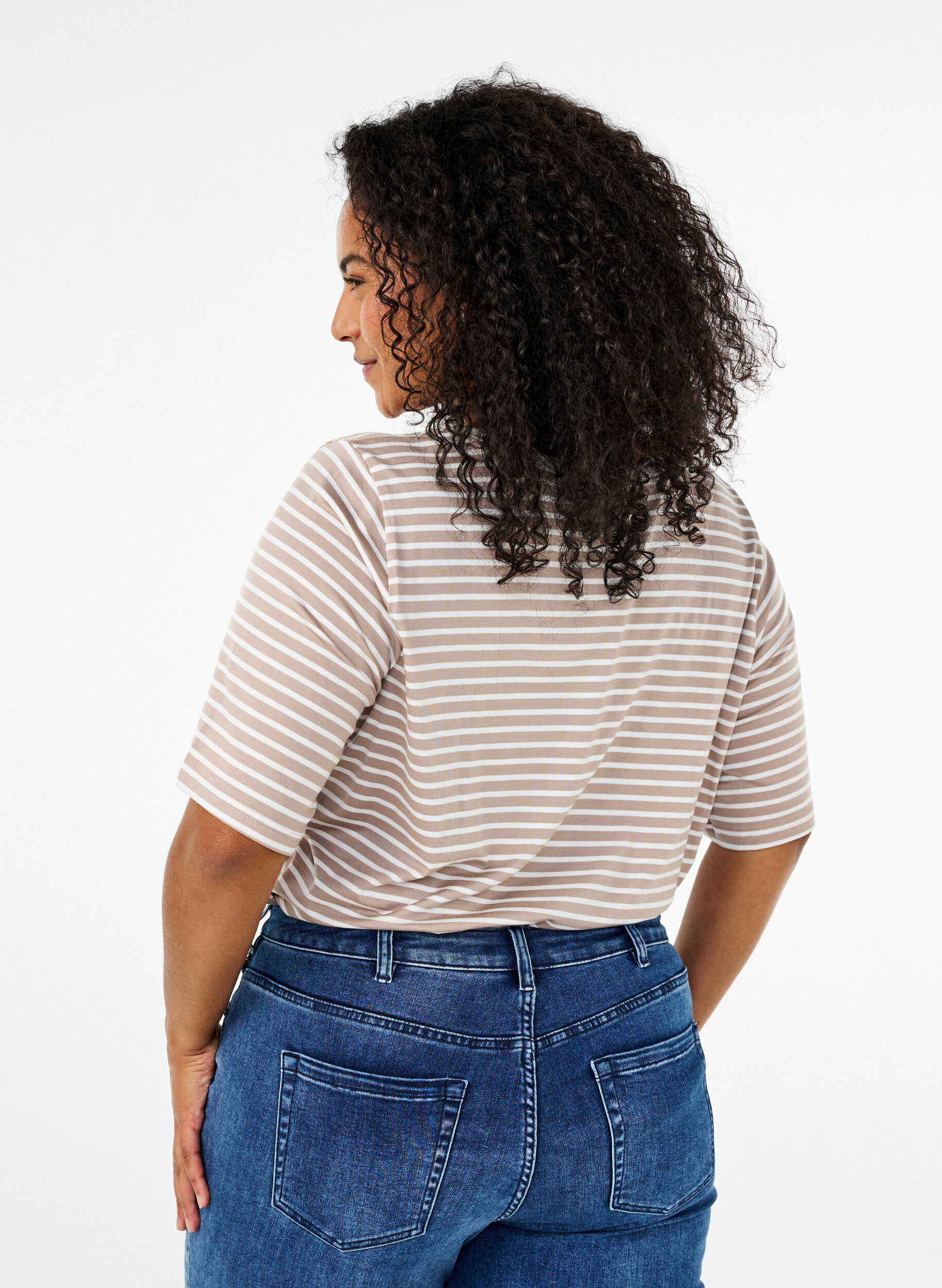 ZizziGestreiftes T-Shirt aus TENCEL&trade; Lyocell, Beige, Model image number 1