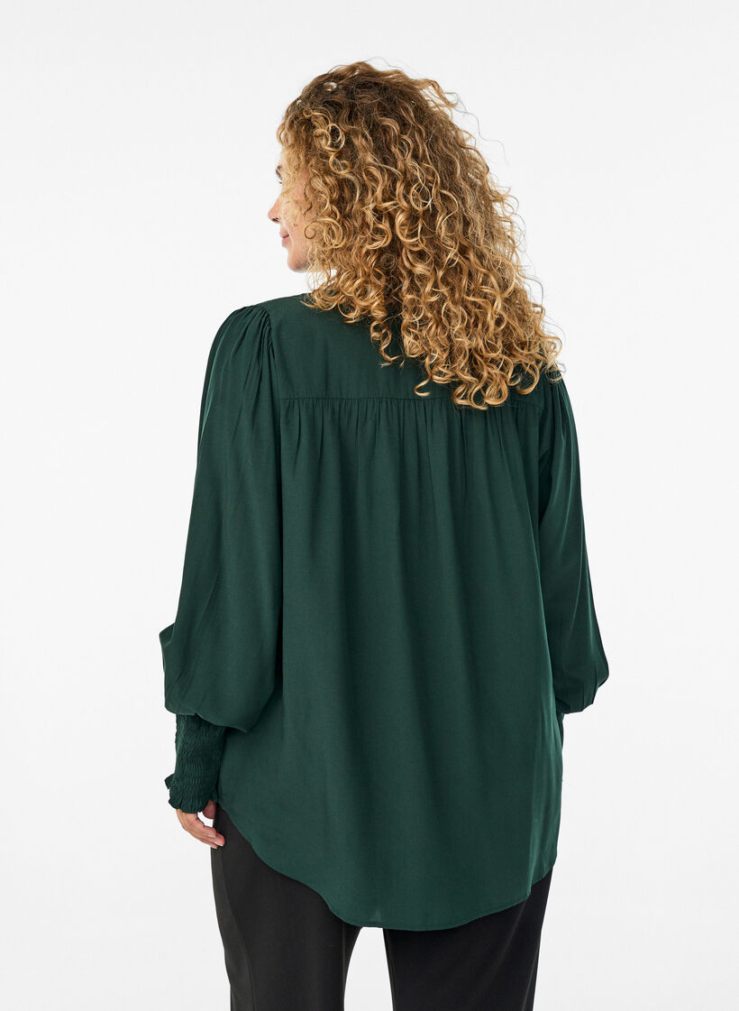 Bluse mit Rüschenkragen und Raffung, Grün, Model image number 2