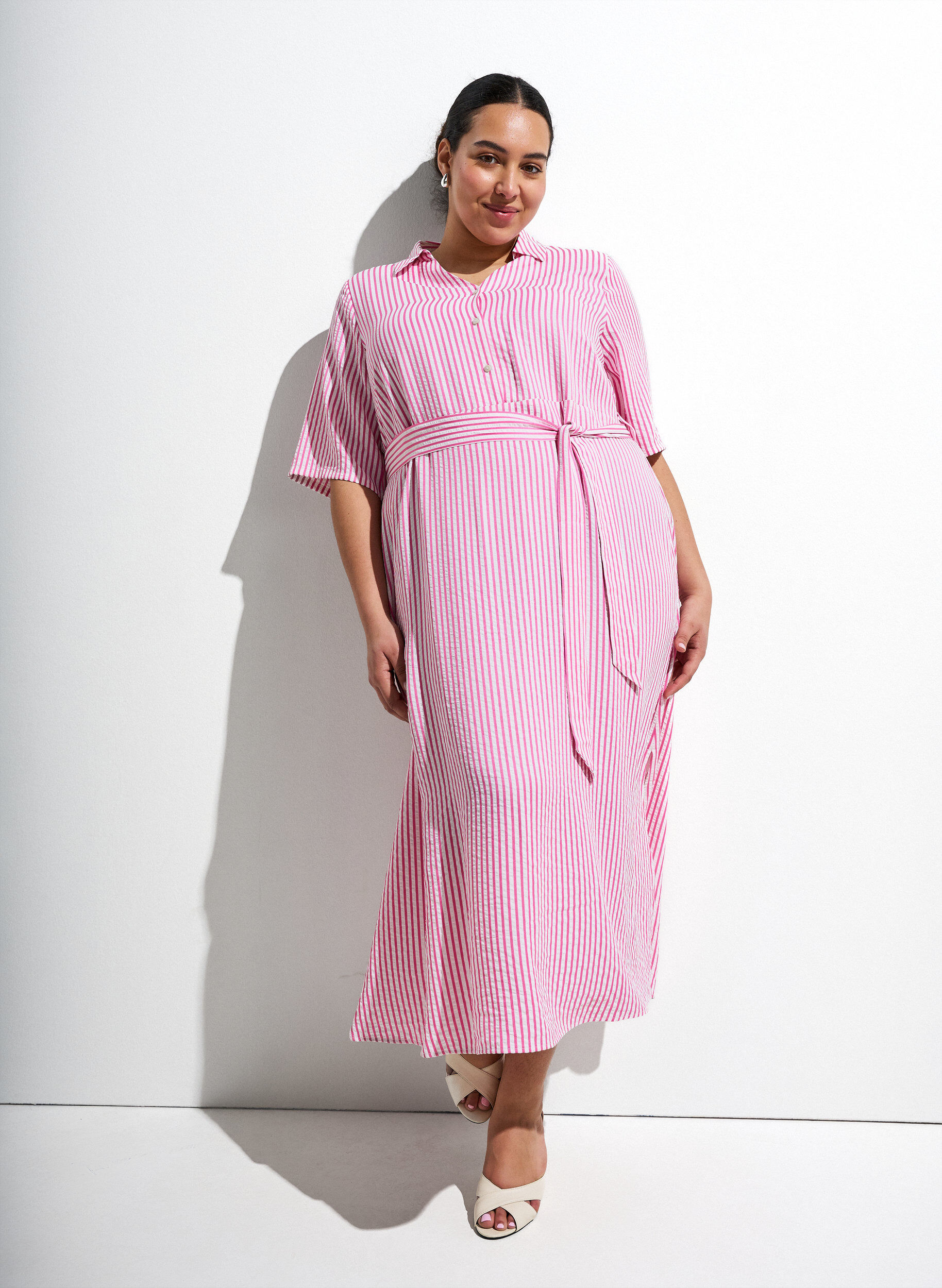 ZizziKn&ouml;chellanges Hemdblusenkleid mit Bindeg&uuml;rtel und Streifen, Pink, Image image number 0
