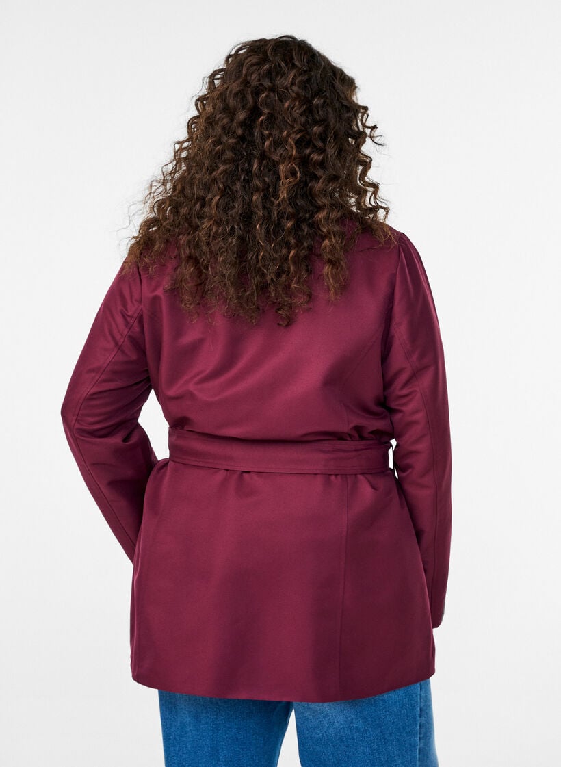 Kurzer Trenchcoat mit Gürtel, Dunkles Bordeaux, Model image number 2