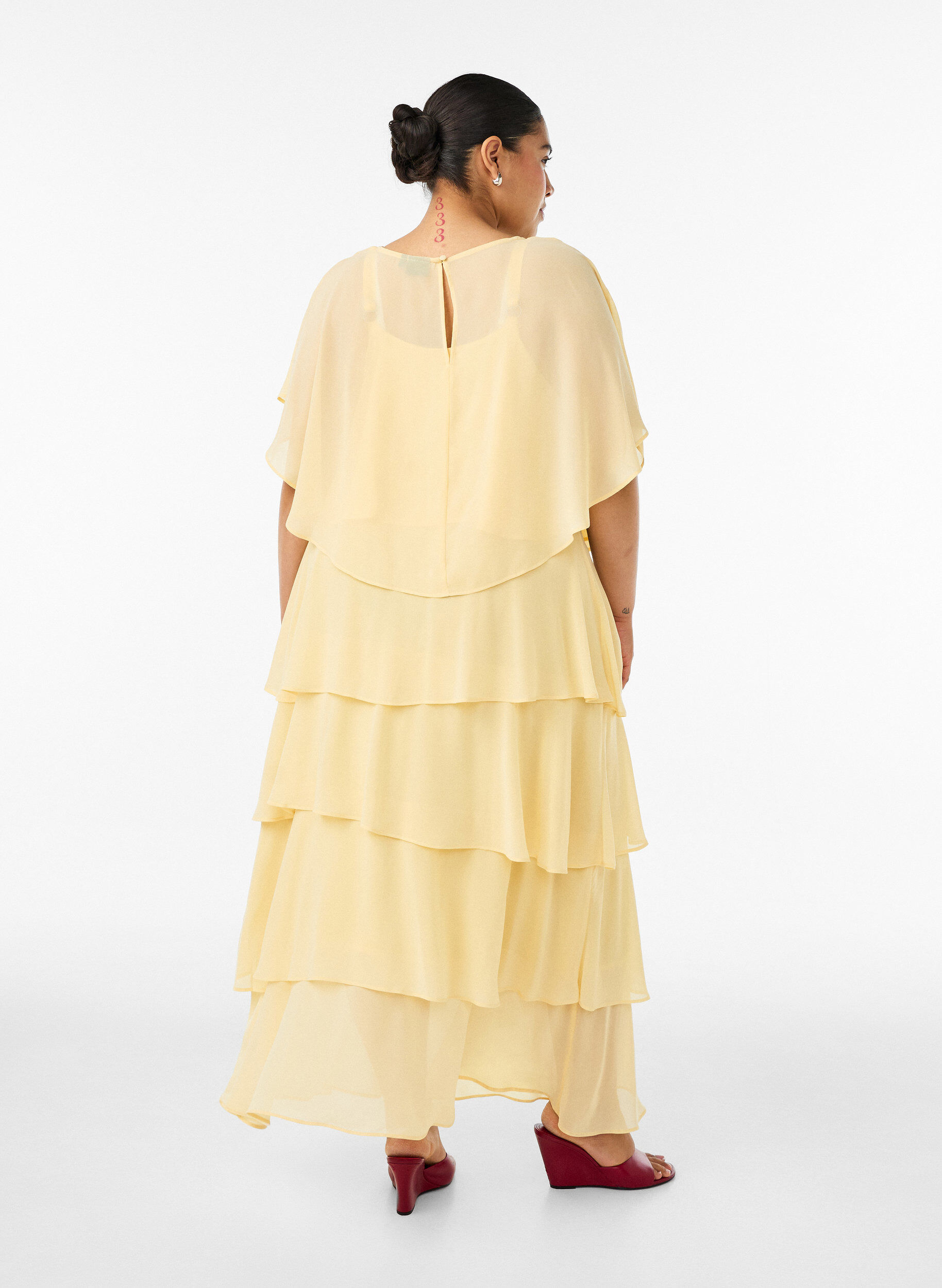 ZizziMaxikleid mit R&uuml;schen-Volants und abnehmbarem Cape, Gelb, Model image number 1