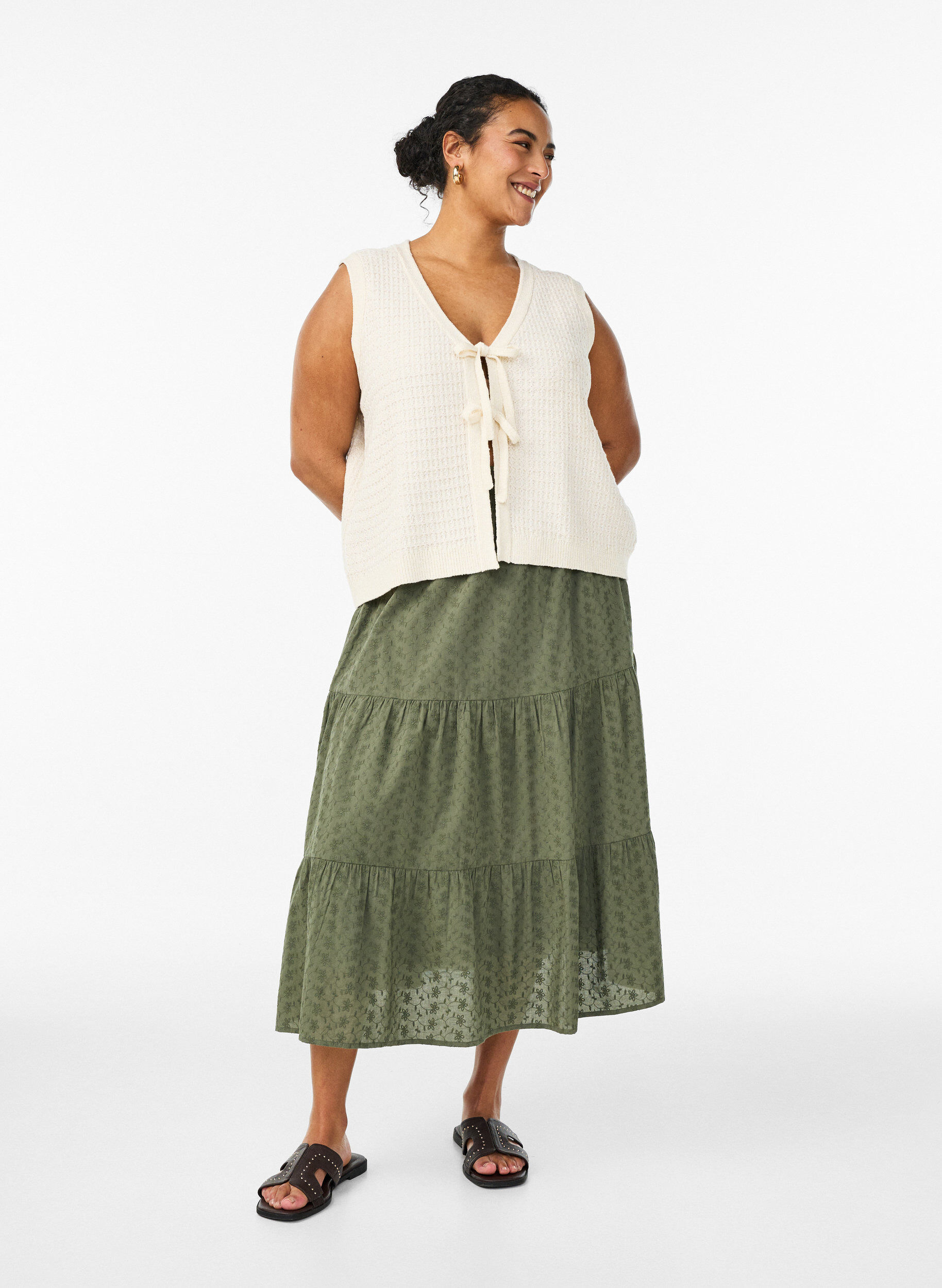 ZizziWeste aus strukturiertem Strick mit Bindeg&uuml;rtel, Vanille, Model image number 1