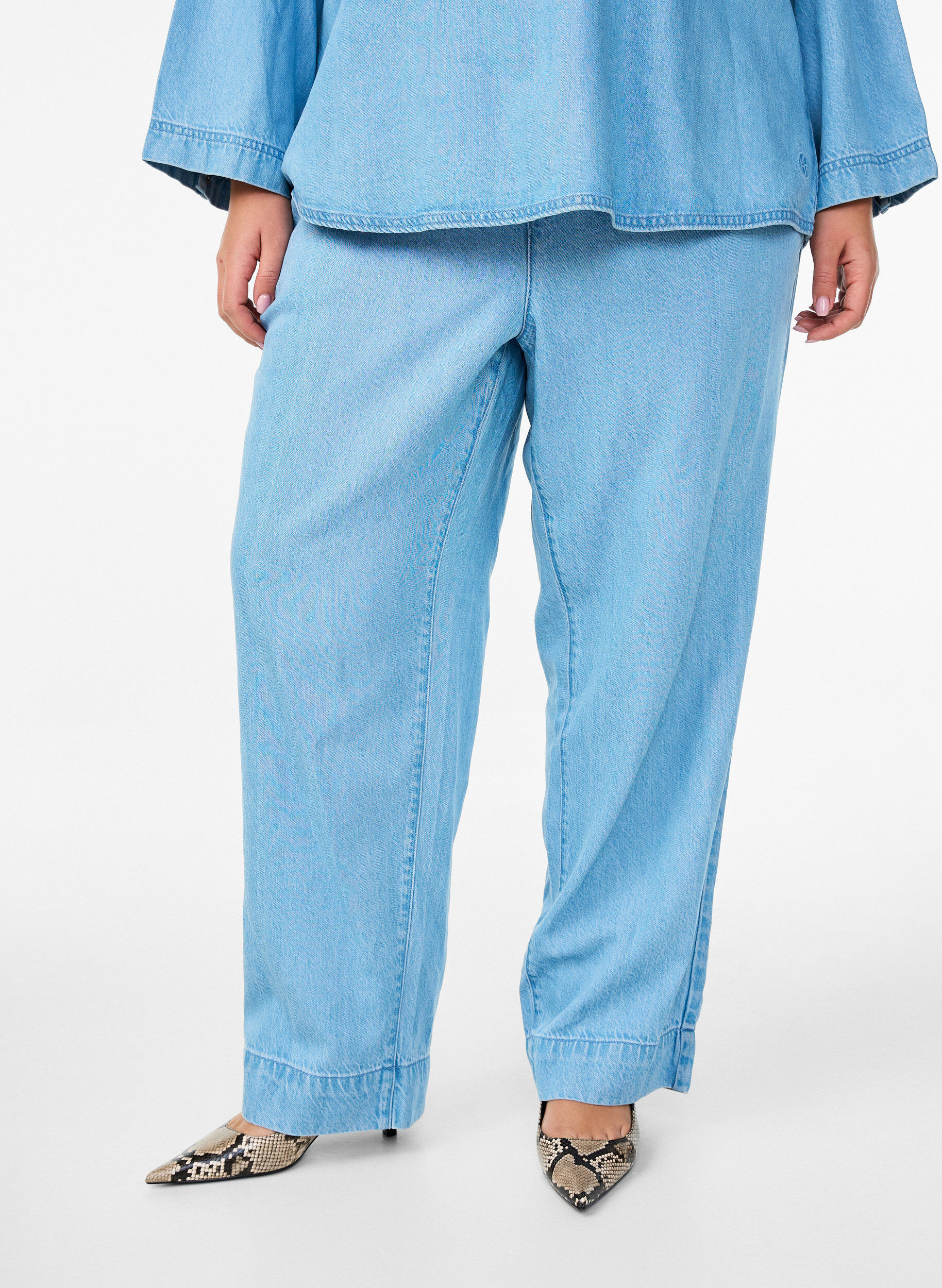 ZizziWeite Jeans mit elastischem Bund, Blau, Model image number 2