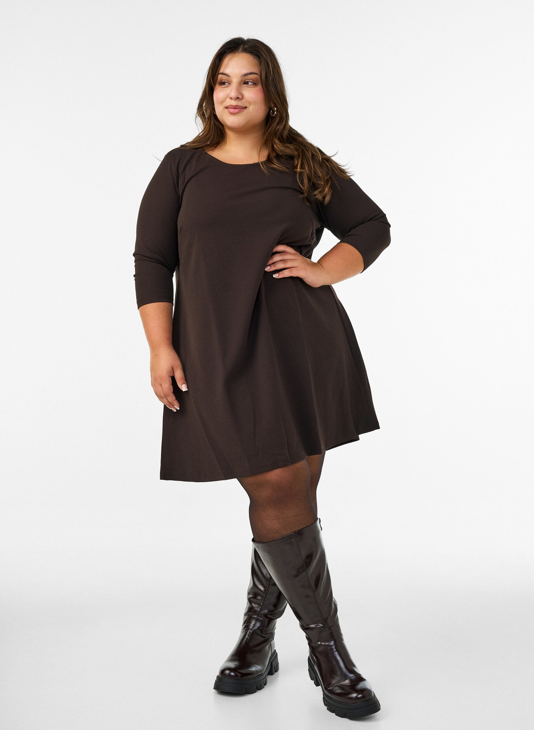 ZizziKurzes Kleid in A-Linien-Form und mit 3/4-&Auml;rmeln, Braun, Model image number 1