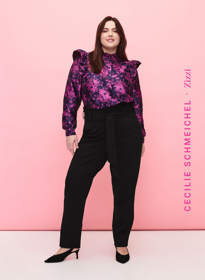 Hose mit hohem Bund, Rüschen und Bindeband, Black, Model image number 0