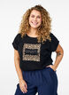 T-Shirt mit Leopardenmuster und Text, Black Leo, Model image number 0