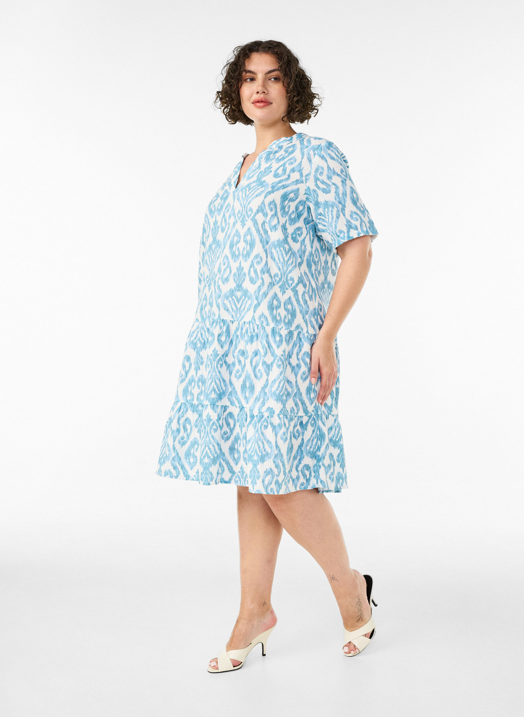 ZizziKurzes A-Linien-Kleid aus Baumwollmusselin, Vanille, Model image number 1