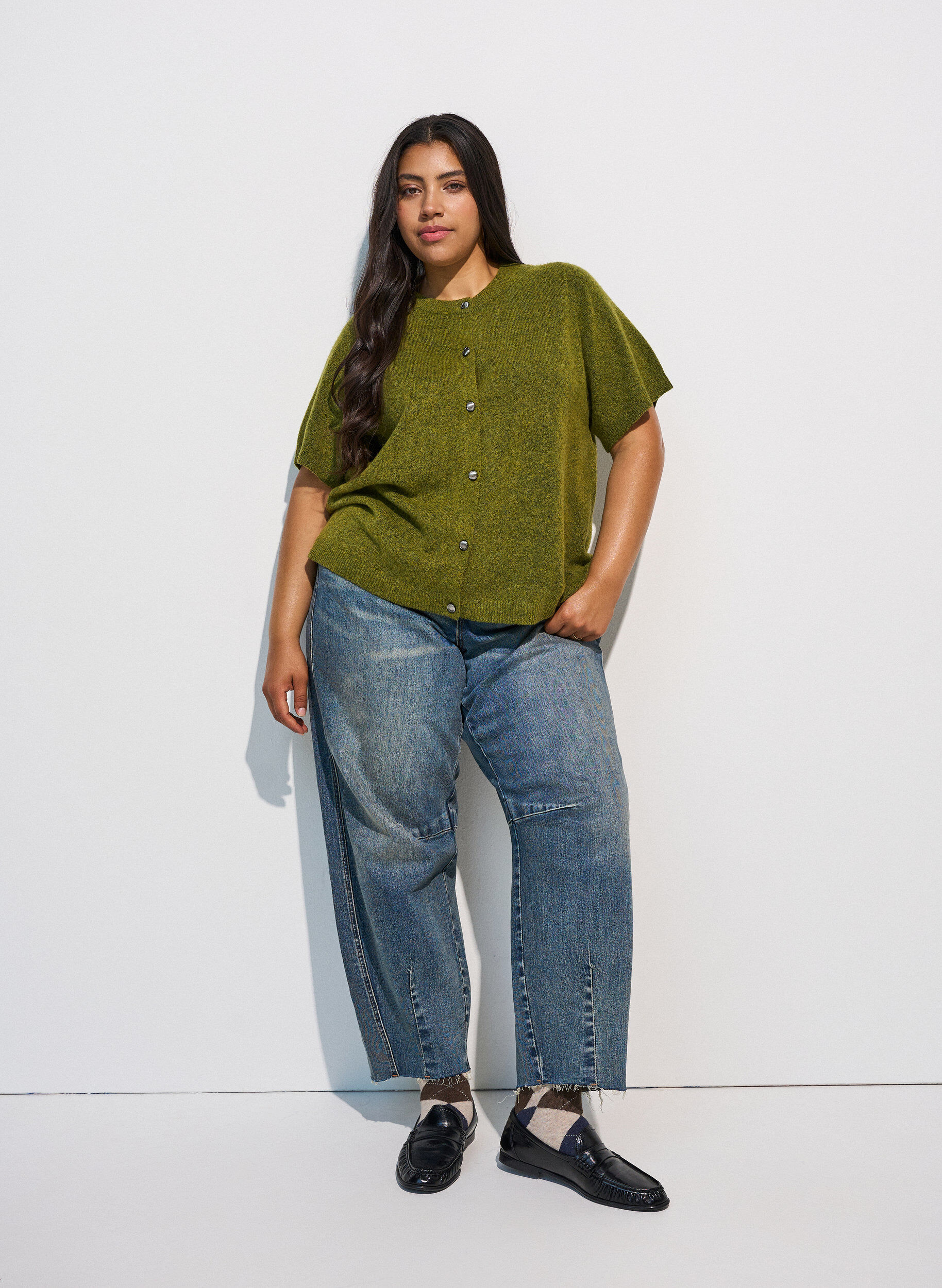 ZizziStrickjacke mit kurzen &Auml;rmeln, Gr&uuml;n, Model image number 1
