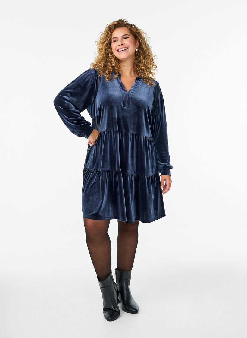 Kurzes Kleid aus Velours mit Rüschenkragen und langen Ärmeln, Blau, Model image number 1