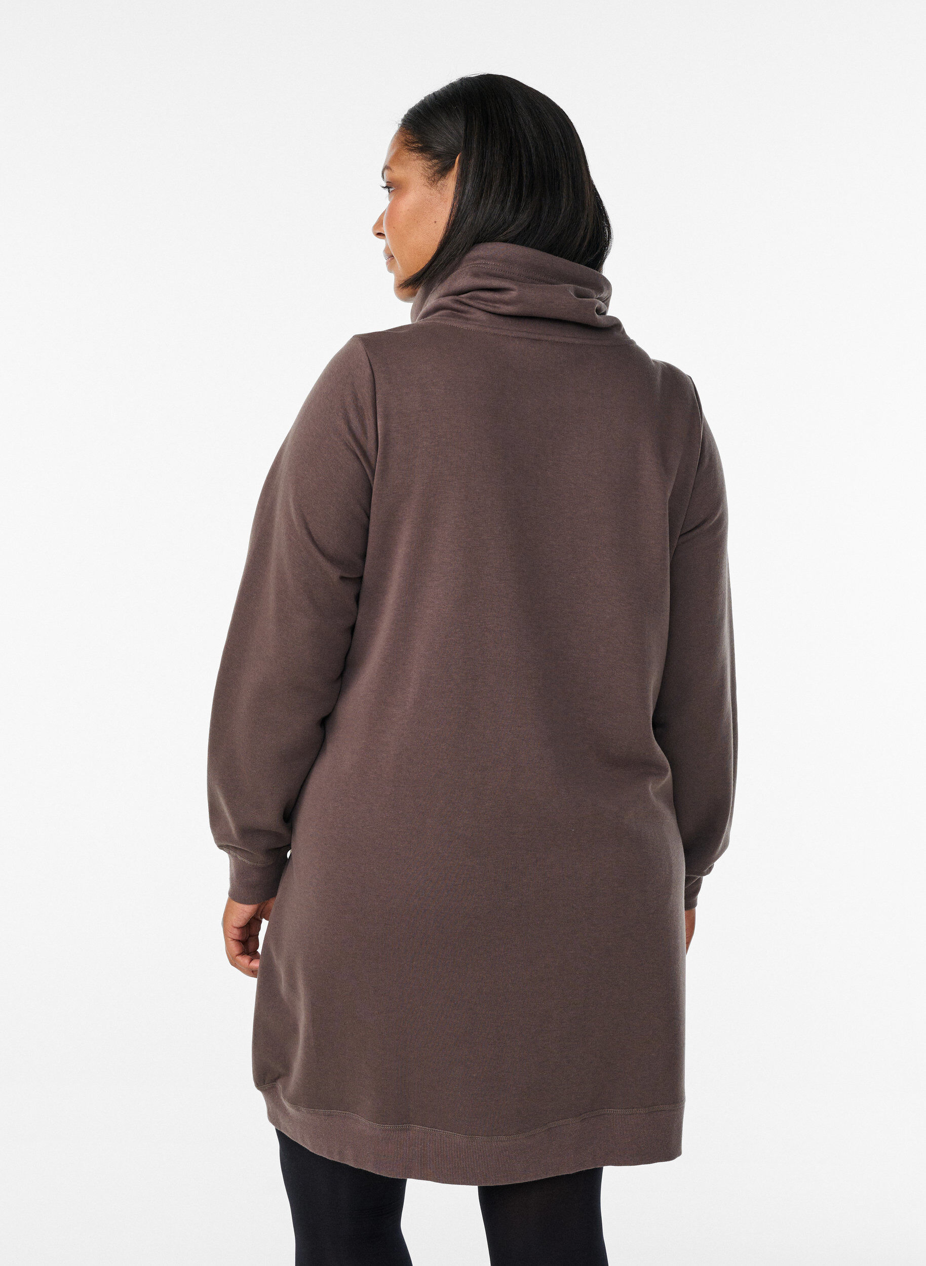 ZizziFLASH - Kurzes Sweatshirtkleid mit Stehkragen und Taschen, Braun, Model image number 2