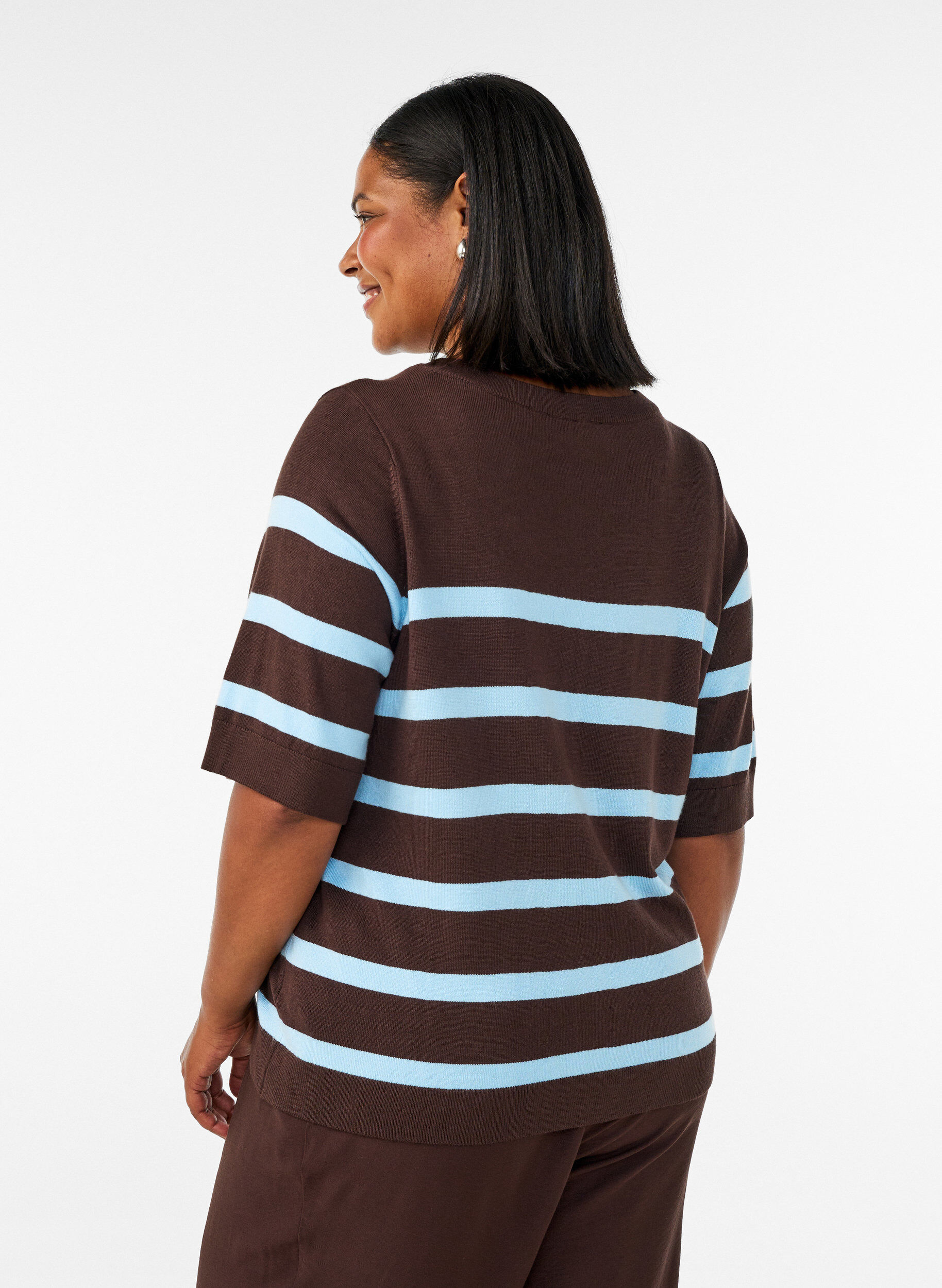 ZizziGestreiftes Stricktop mit kurzen &Auml;rmeln, Braun, Model image number 2