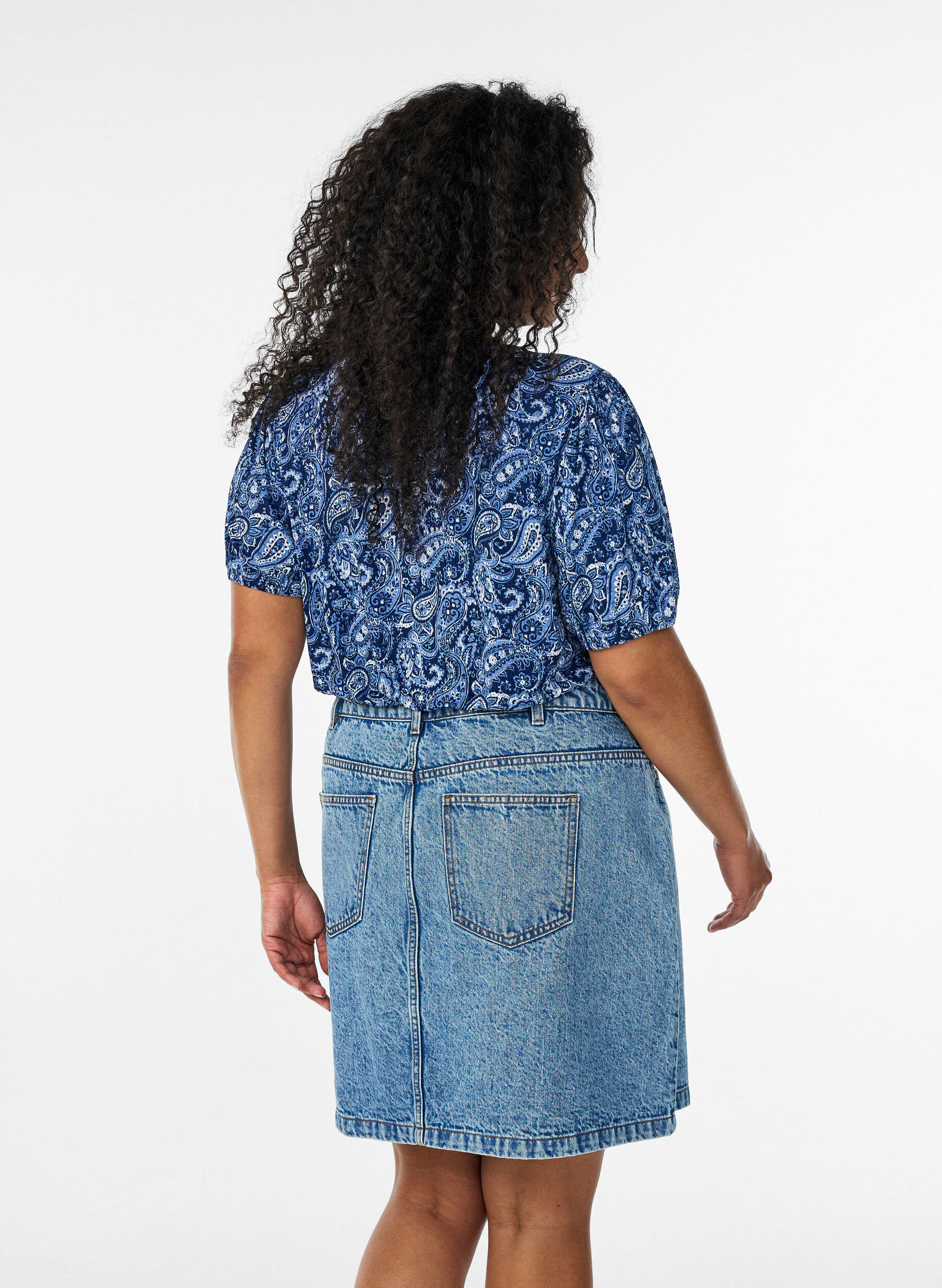 ZizziGemusterte Bluse mit kurzen &Auml;rmeln, Blau, Model image number 2