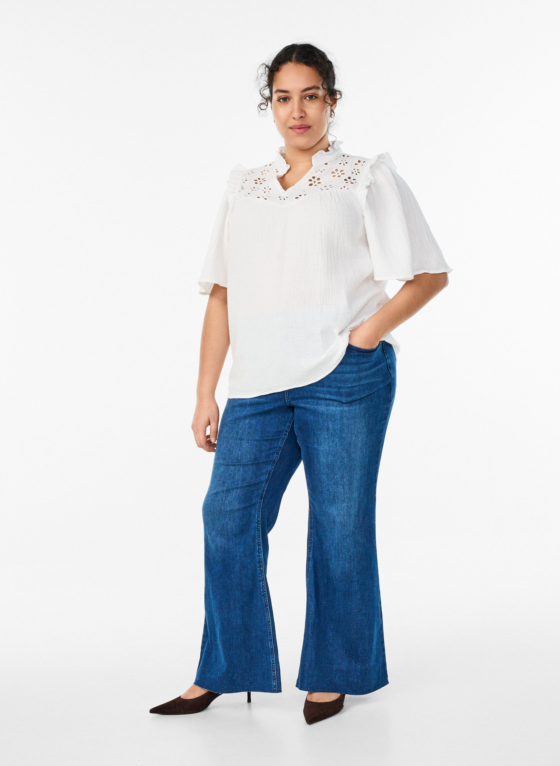 ZizziBluse aus Baumwoll-Musselin mit Broderie Anglaise und 1/2-&Auml;rmeln, Wei&szlig;, Model image number 1