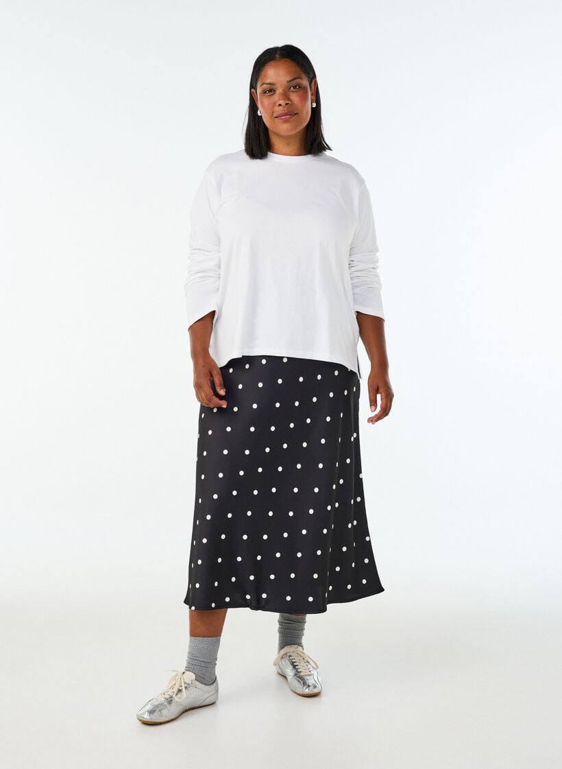 Basic T-Shirt mit langen &Auml;rmeln, Wei&szlig;, Model image number 1