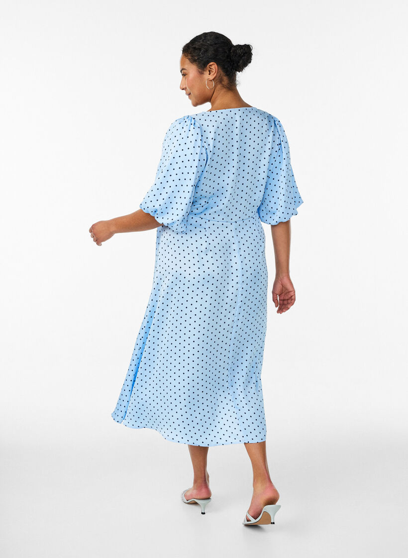 Gepunktetes Midikleid mit eckigem Ausschnitt, Blau, Model image number 2
