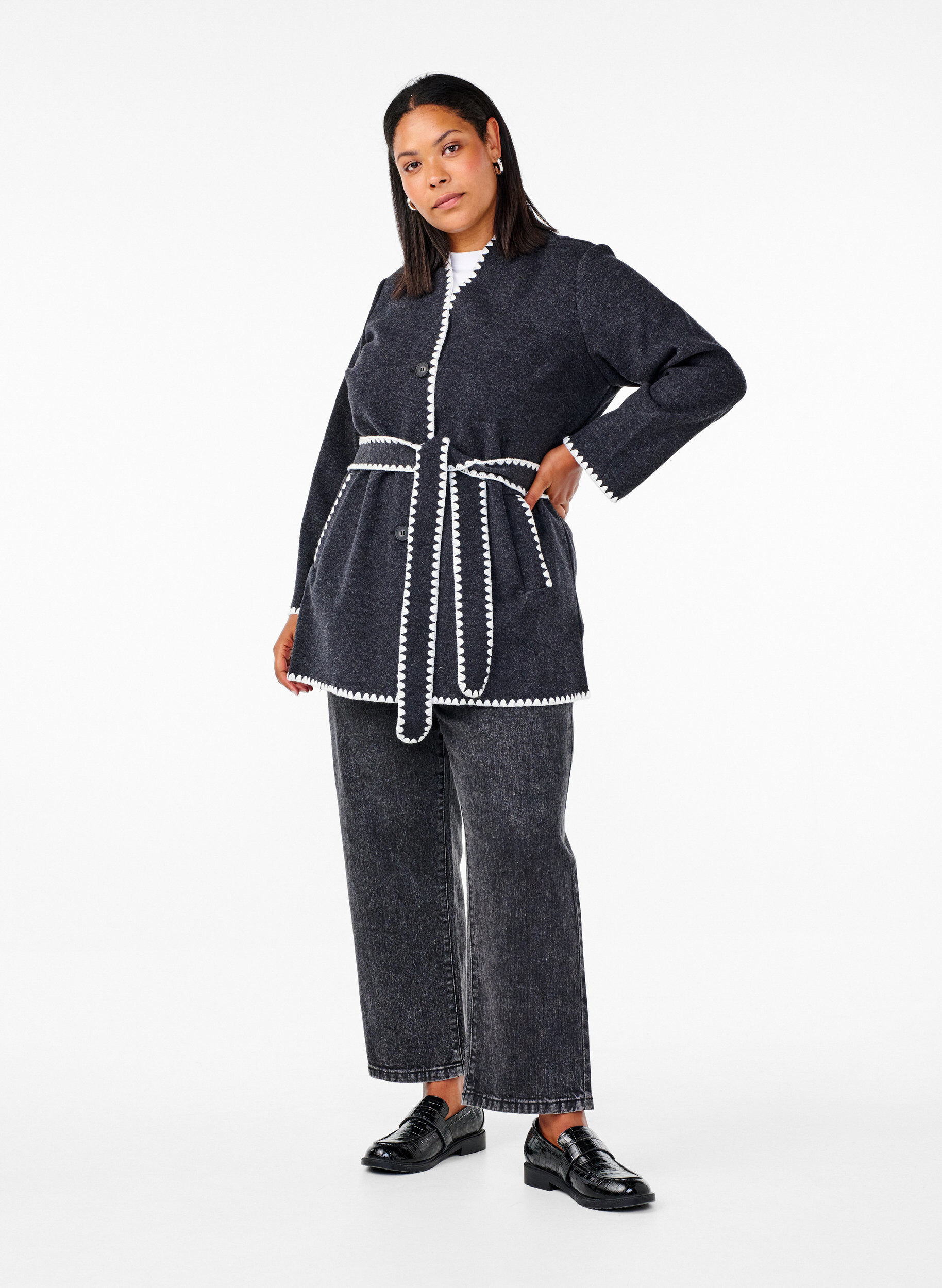 ZizziMantel mit kontrastfarbenen R&auml;ndern, Dark Grey Melange, Model image number 2