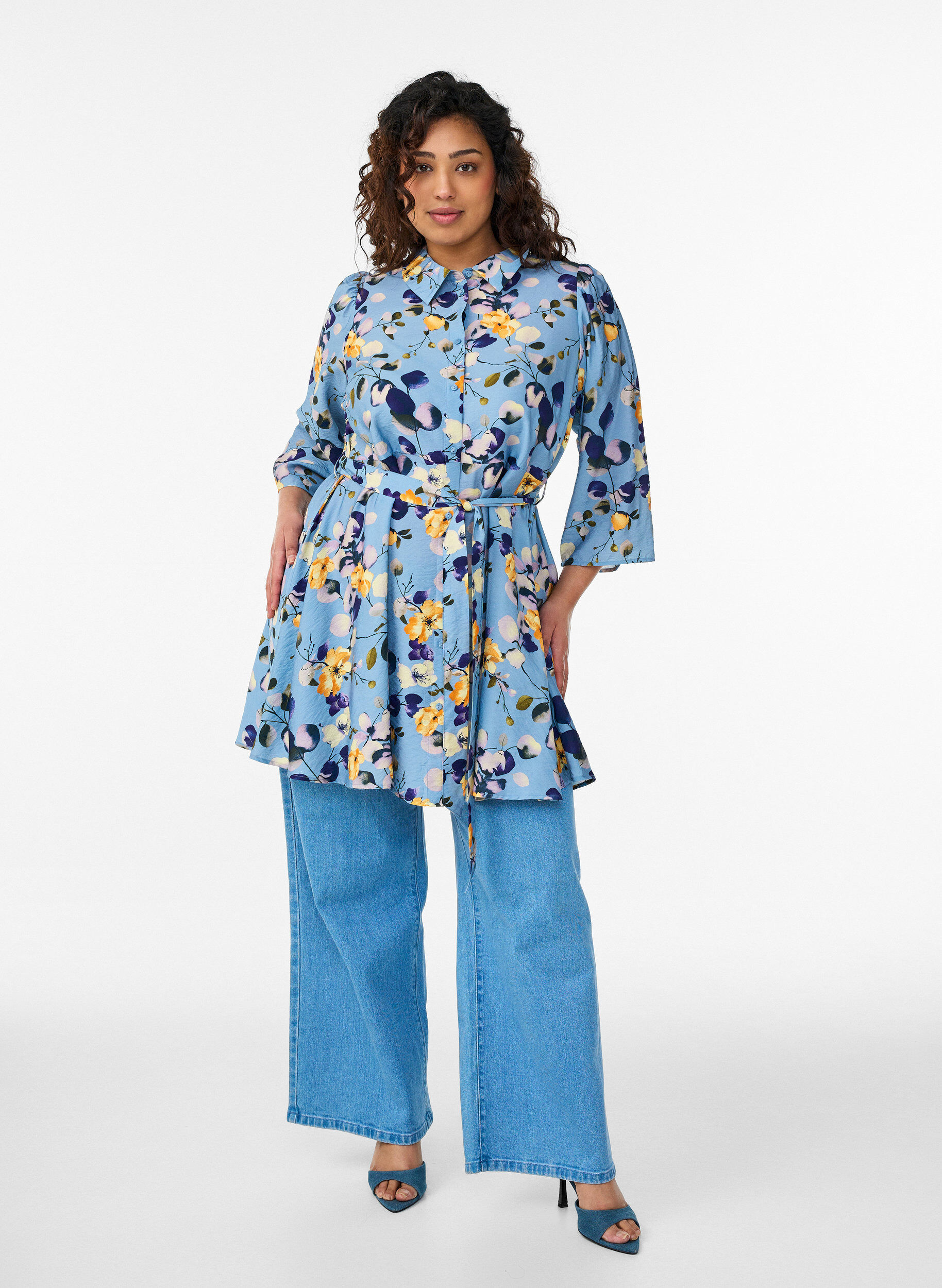 ZizziGemusterte Tunika mit Bindeg&uuml;rtel und 3/4-&Auml;rmeln, Blau, Model image number 1