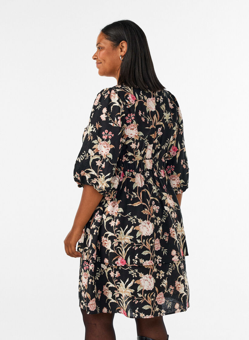 Gebl&uuml;mtes Kleid aus Leinen und Viskose mit Empire-Linie, Schwarz, Model image number 2