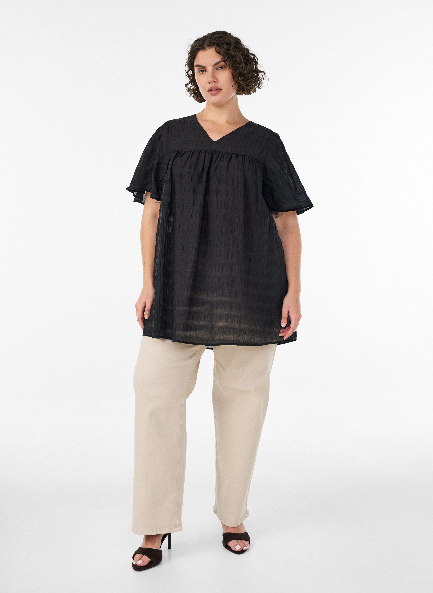 ZizziTunika aus Lyocell mit Flatter&auml;rmeln, Schwarz, Model image number 1