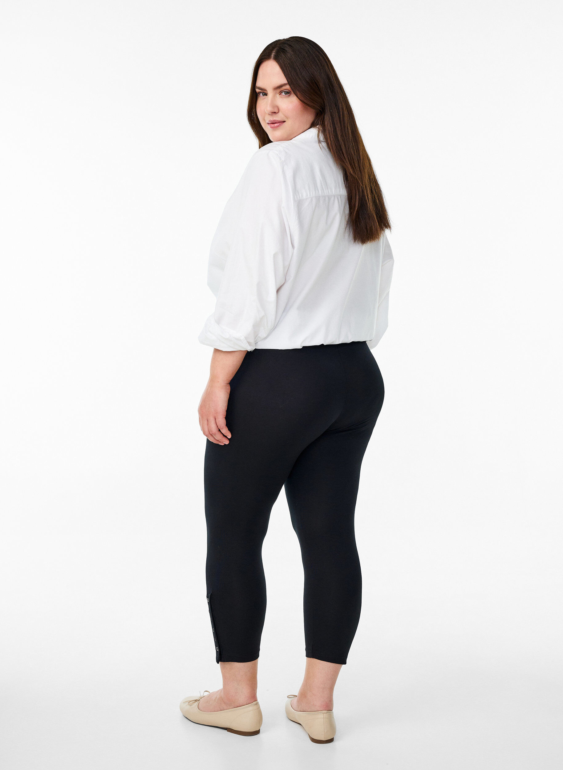 Zizzi3/4 Leggings mit Kn&ouml;pfen, Schwarz, Model image number 2