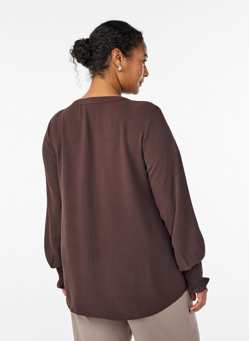 Bluse mit Smockb&uuml;ndchen und V-Ausschnitt, Braun, Model image number 2