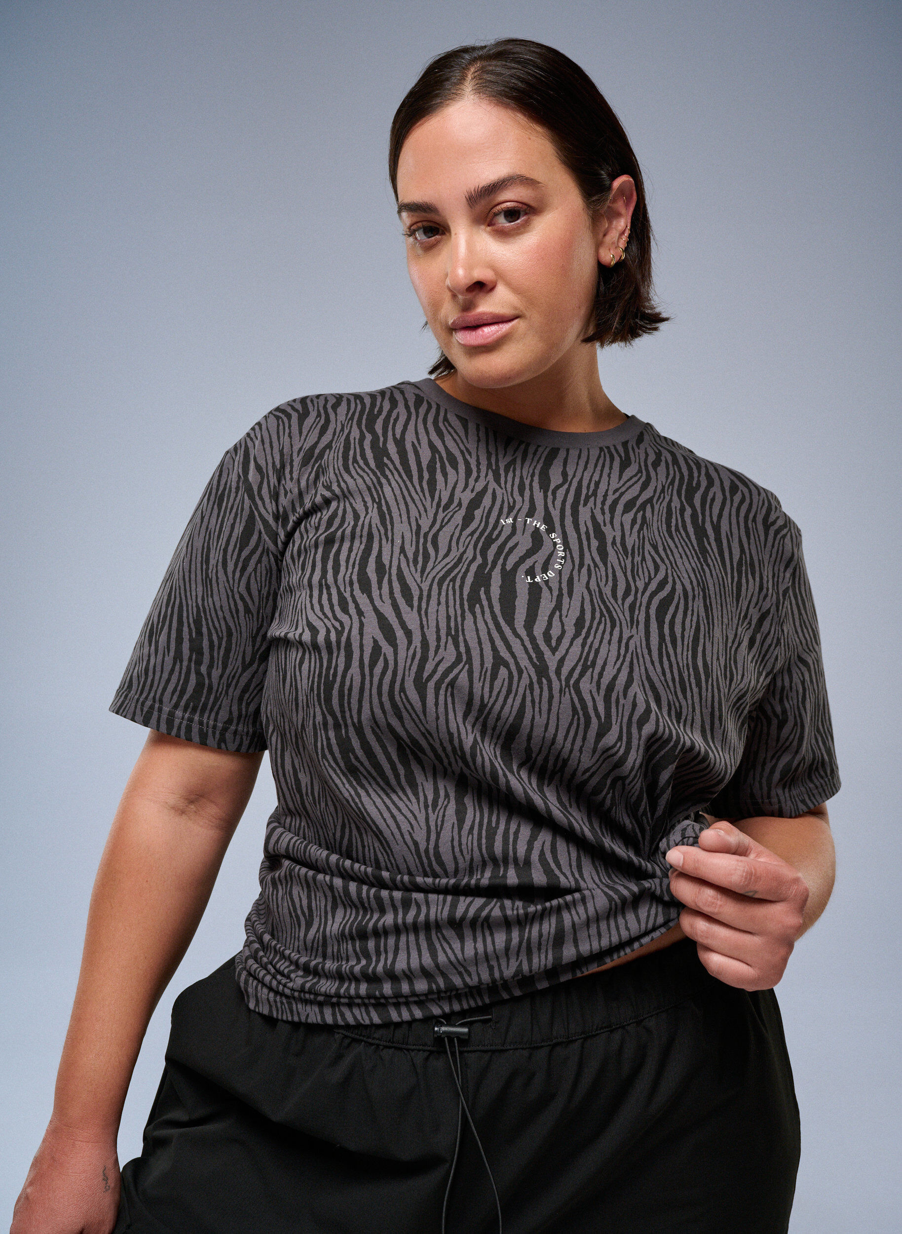 ZizziTrainingsshirt aus Bio-Baumwolle mit Zebraprint, Grau, Image image number 0