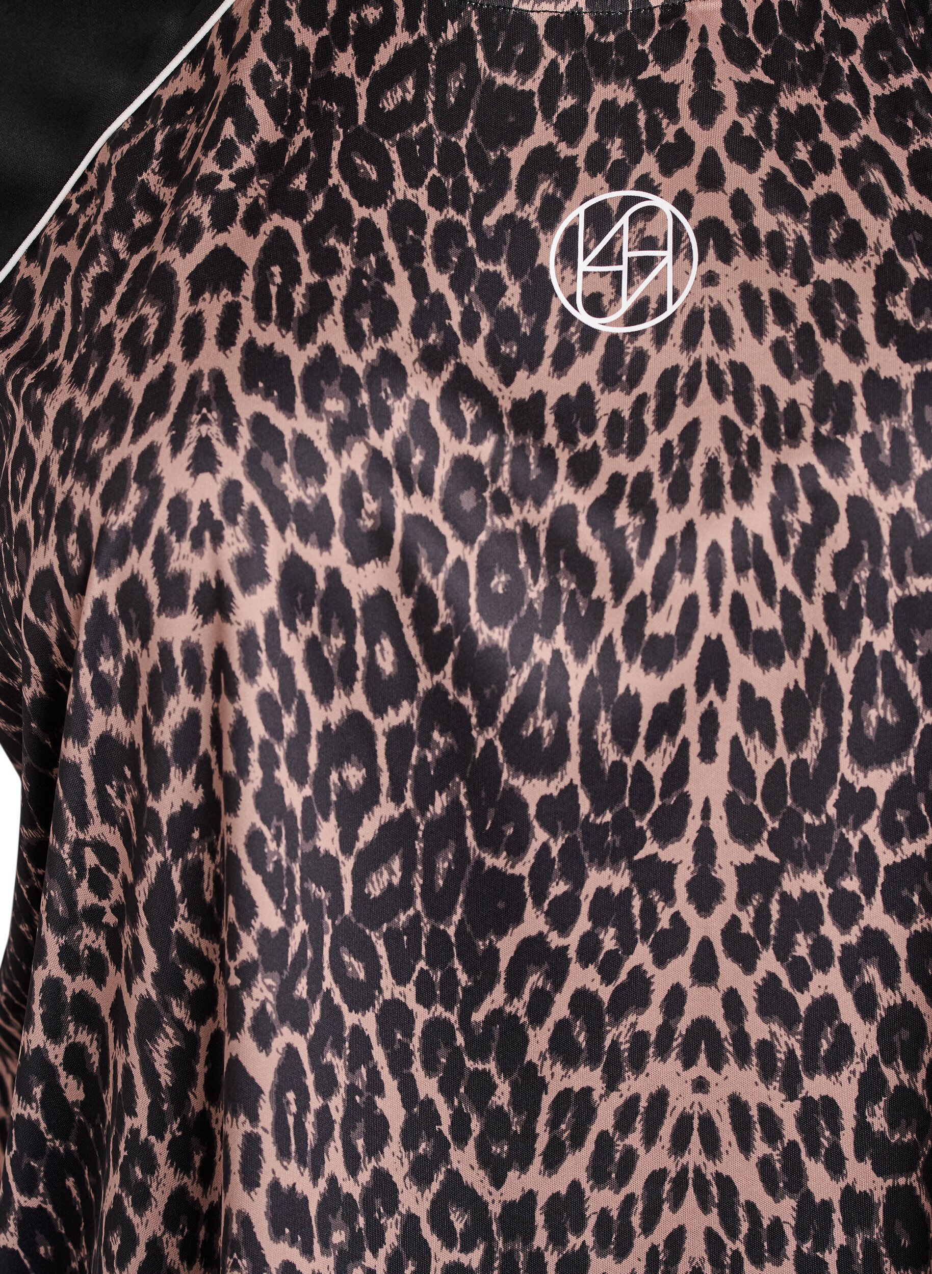 ZizziTrainingsshirt mit Leoprint und Raglan&auml;rmeln, Braun, Packshot image number 2