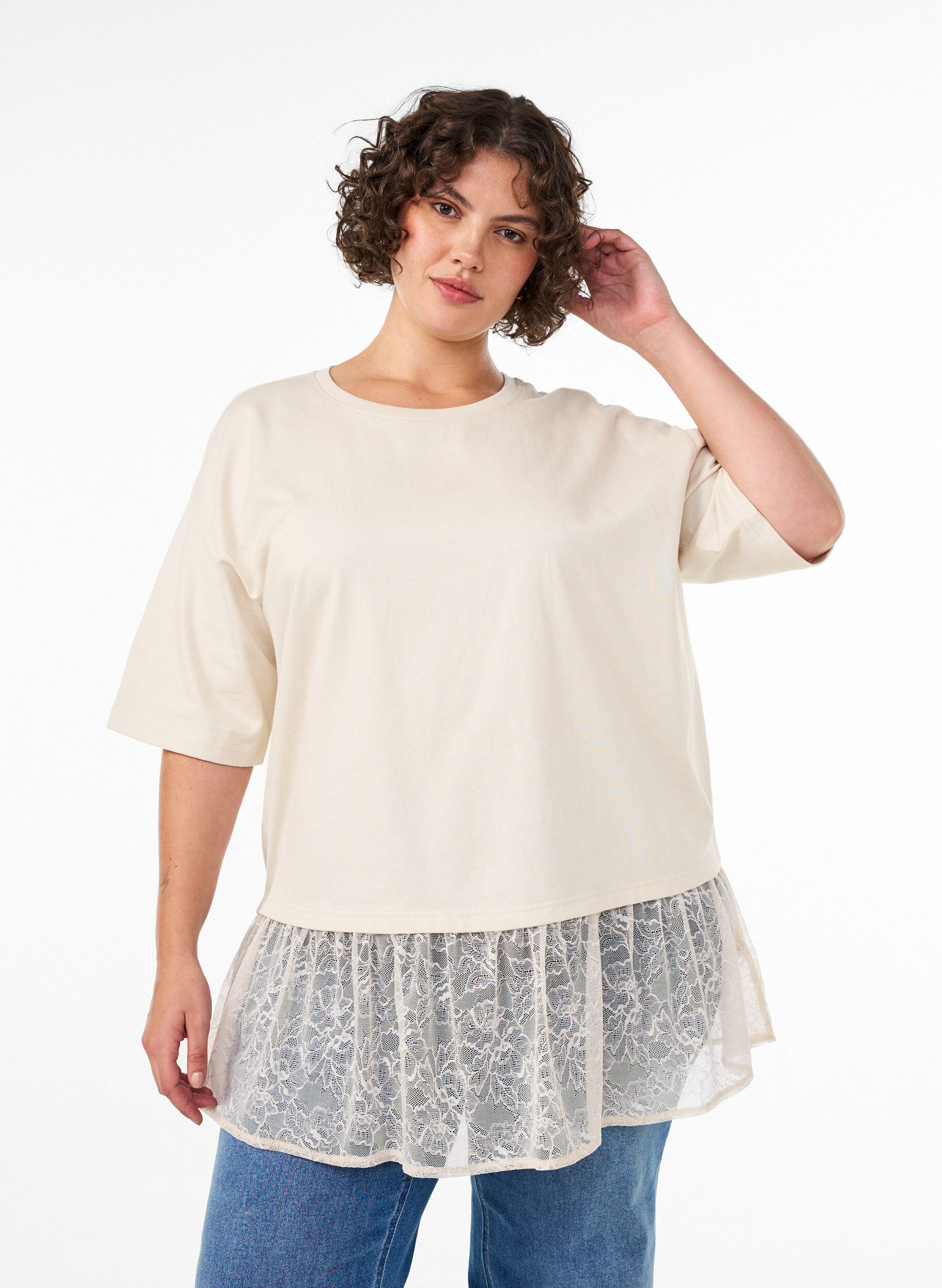 ZizziLockeres T-Shirt mit breitem Spitzenbesatz, Vanille, Model image number 0