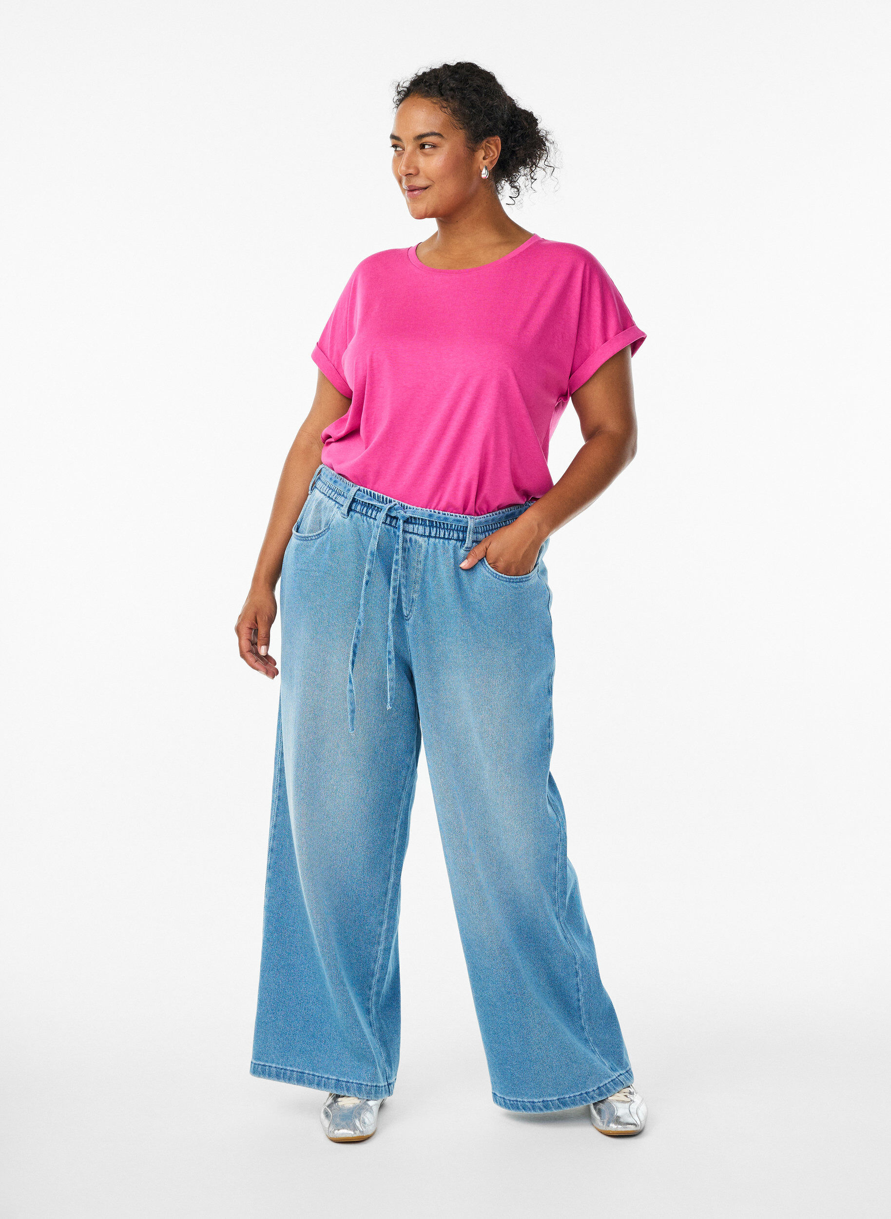 ZizziKurz&auml;rmliges T-Shirt aus einer Baumwollmischung, Rot, Model image number 1