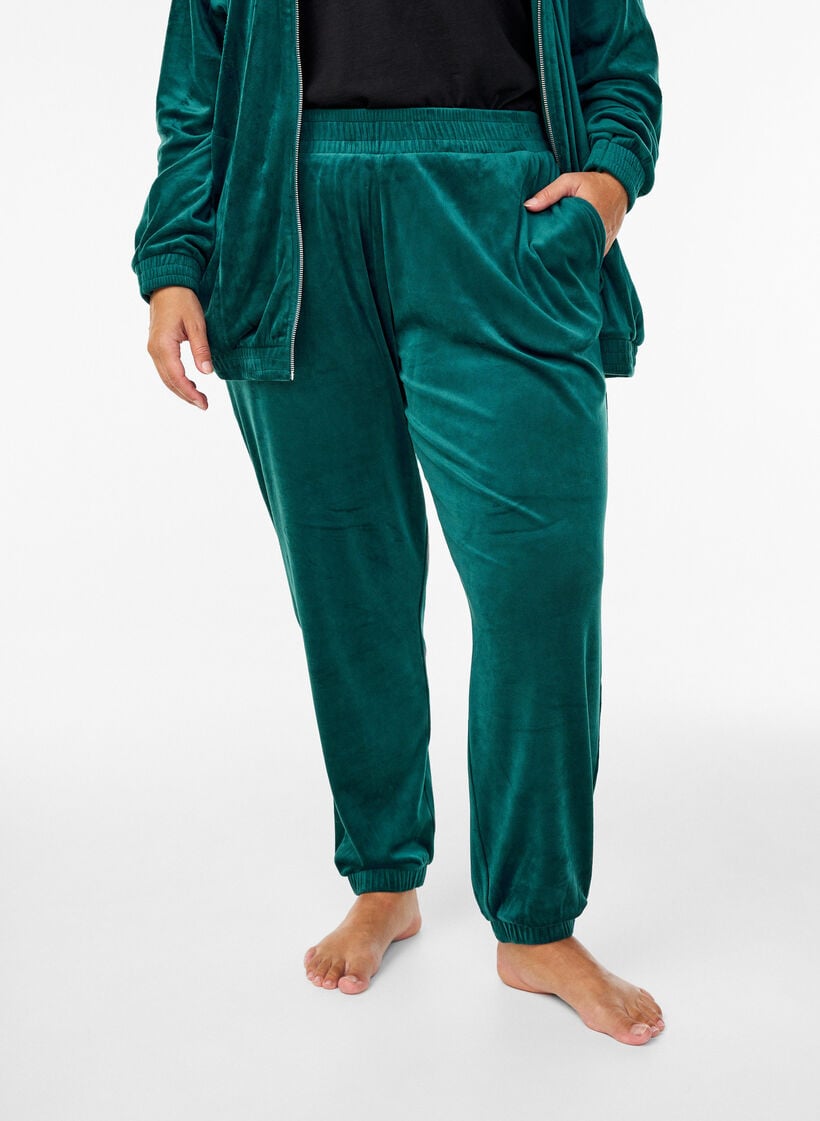 Lockere Samt-Hose, Gr&uuml;n, Model image number 2