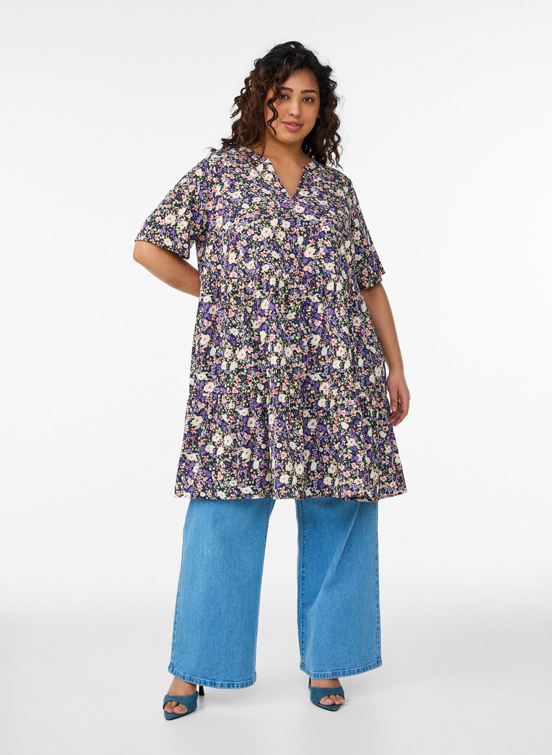 ZizziKurzarmkleid mit A-Linie und Teilungsn&auml;hten, Lila, Model image number 1