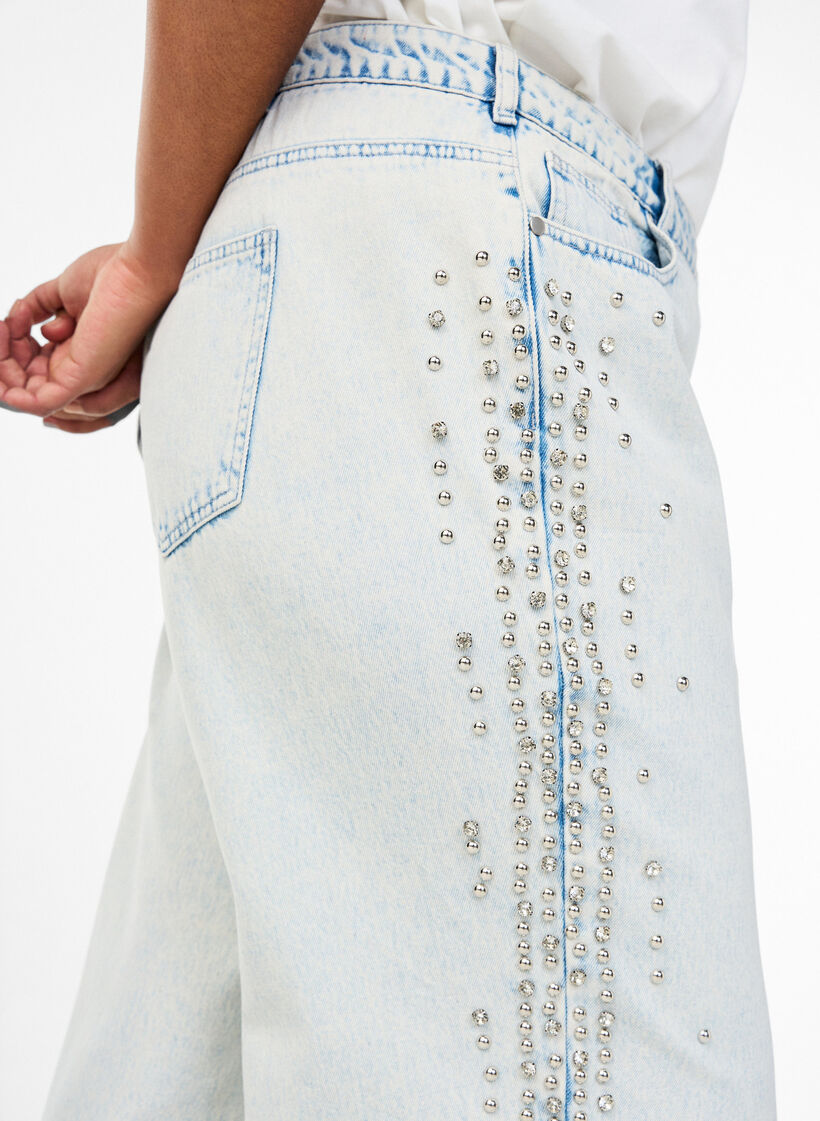 Kiana Jeans mit Zierdetails an den Seiten, Blau, Model